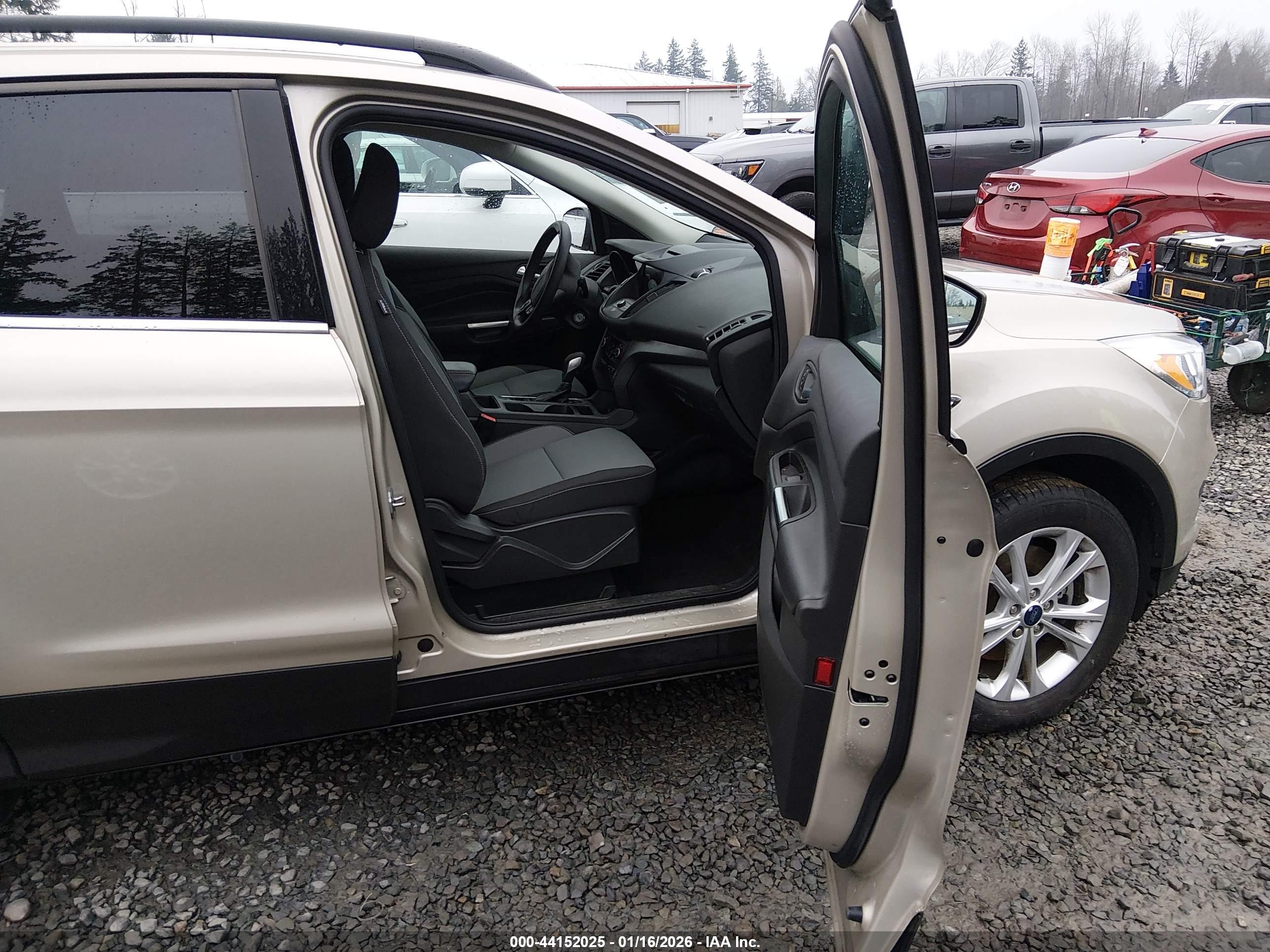 FORD ESCAPE image 5