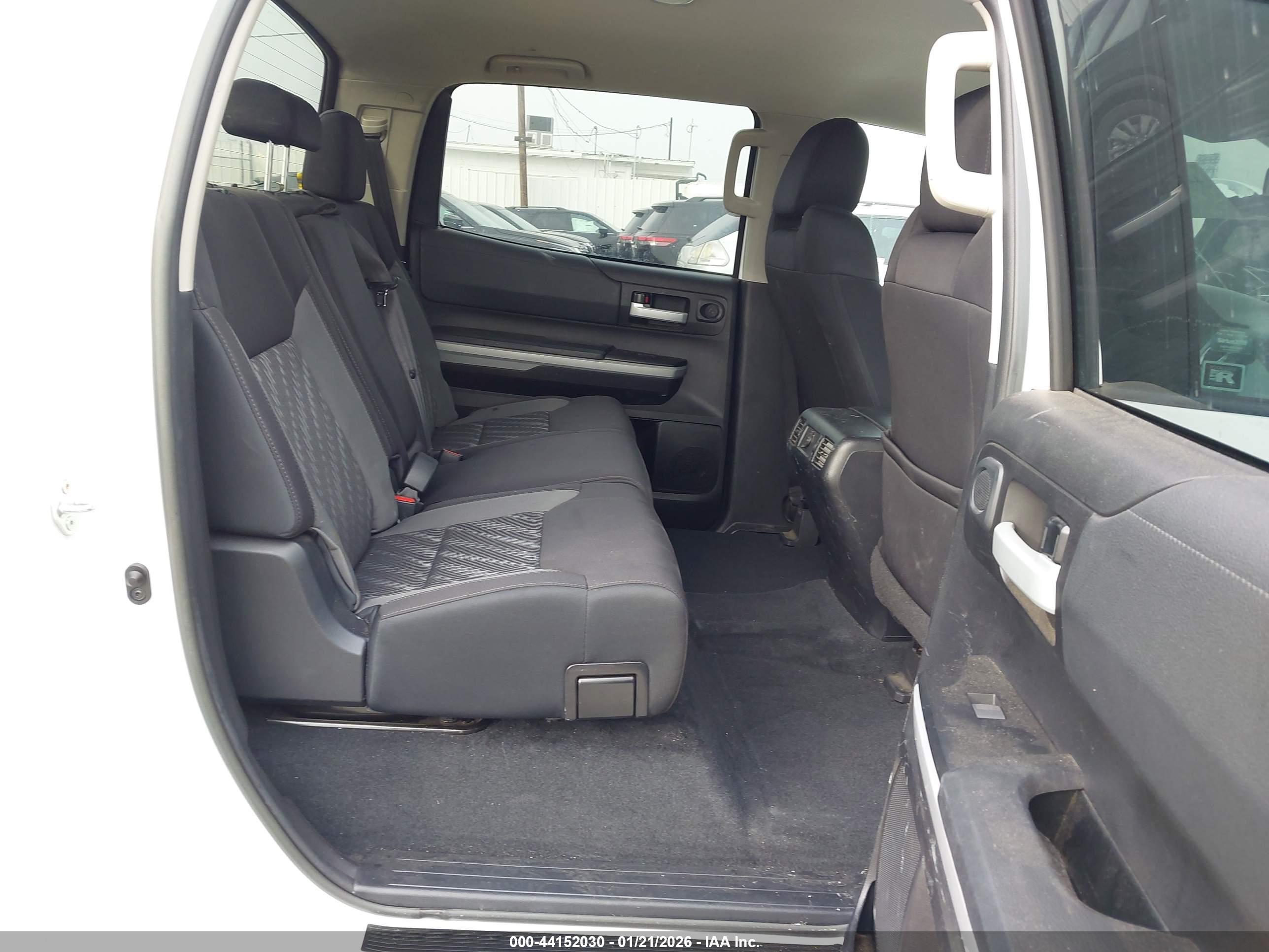 TOYOTA TUNDRA image 8