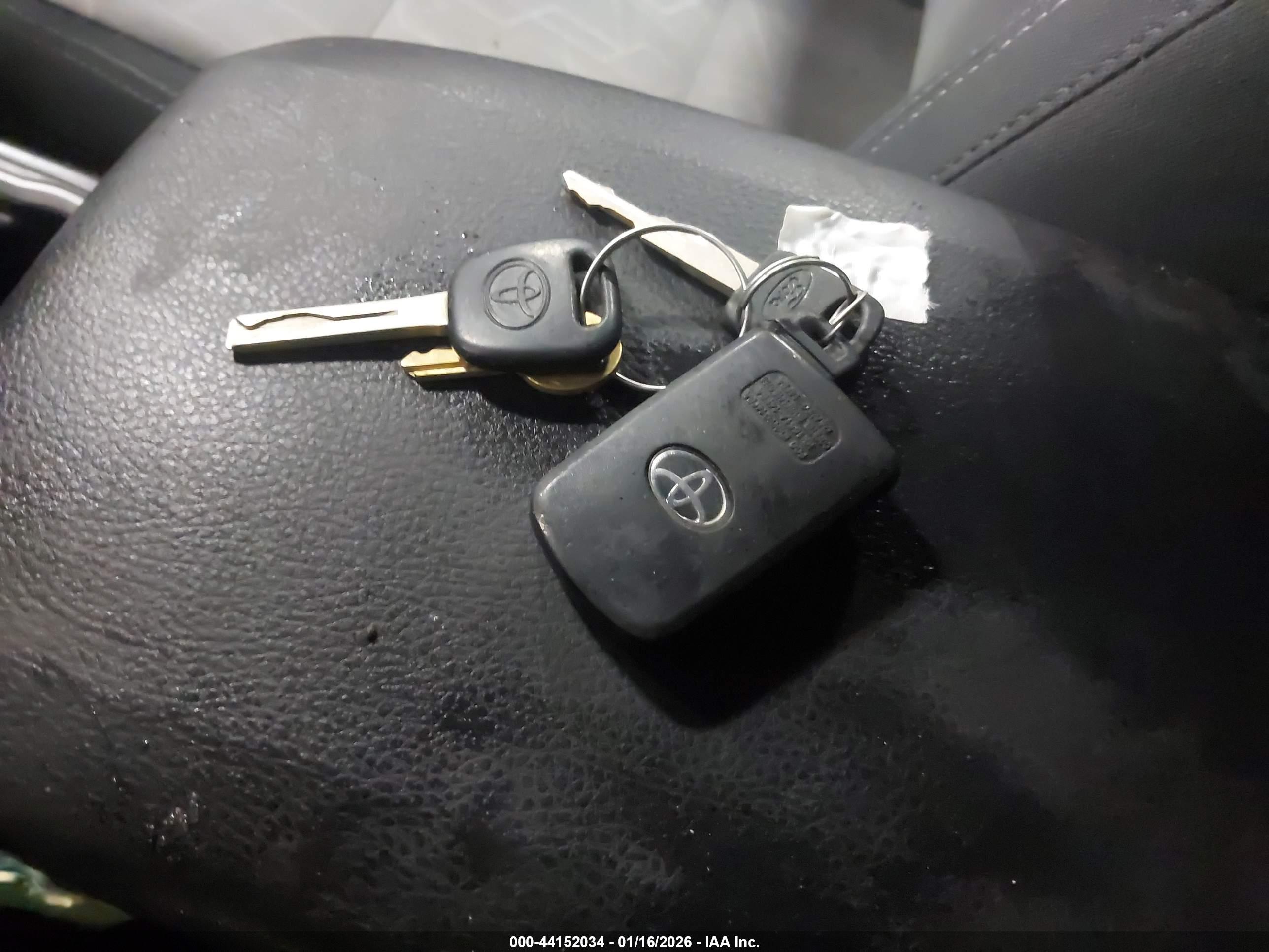 TOYOTA TACOMA image 11