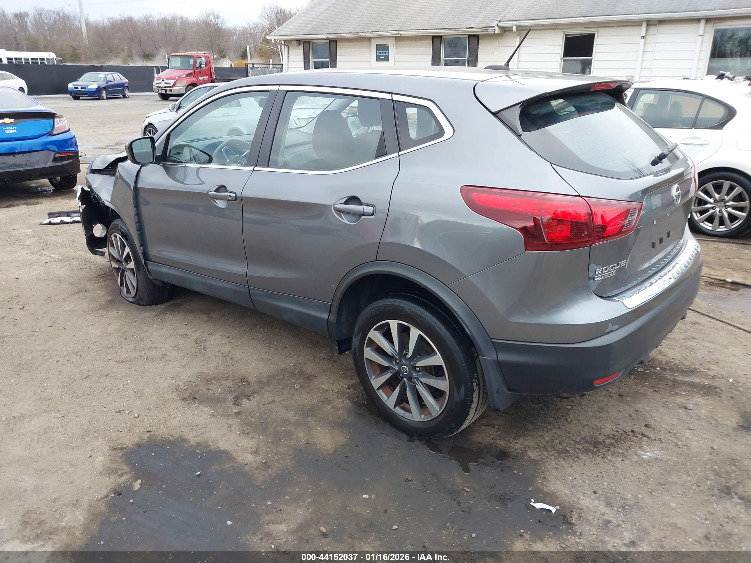 NISSAN ROGUE image 3