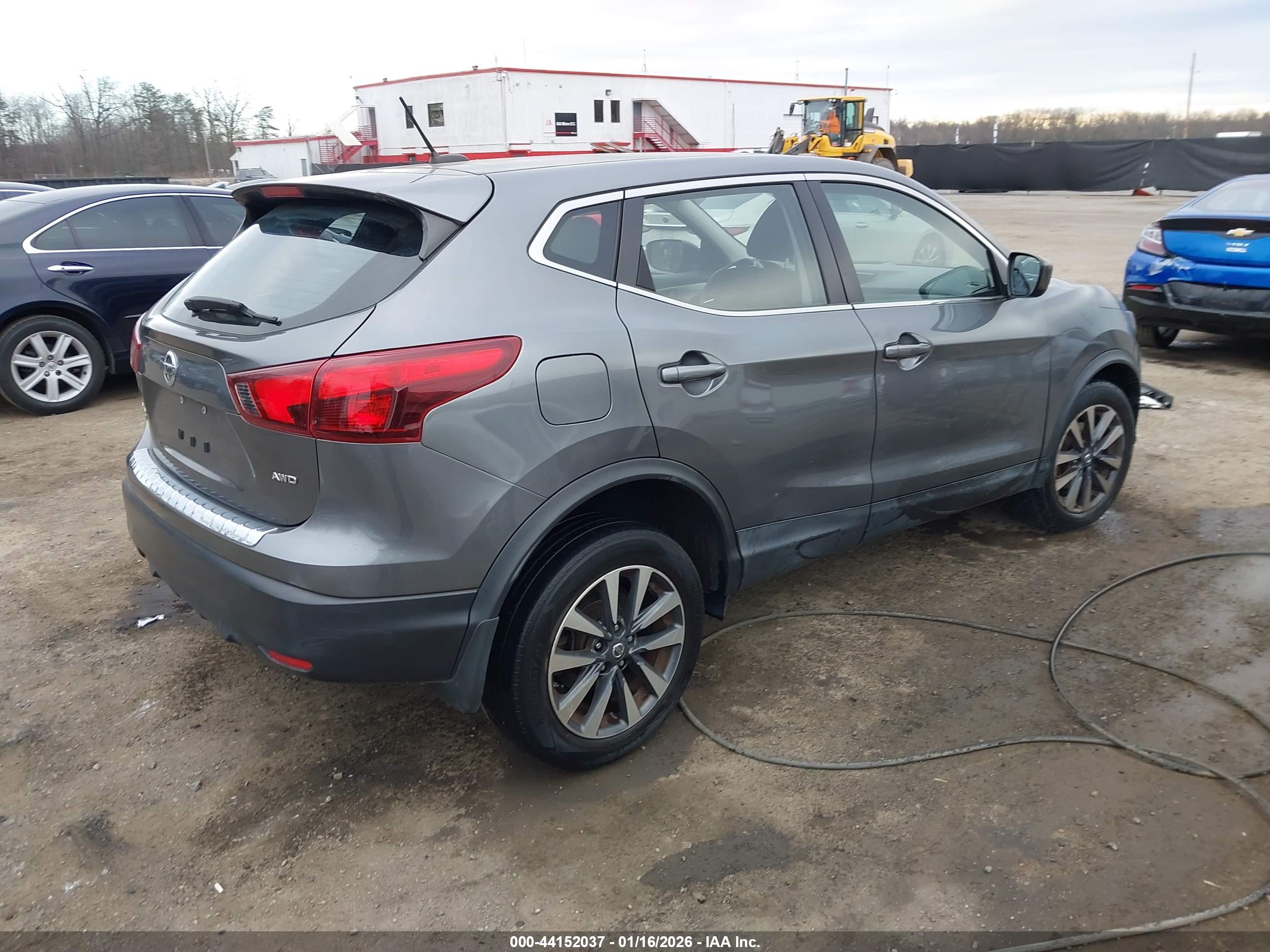 NISSAN ROGUE image 4