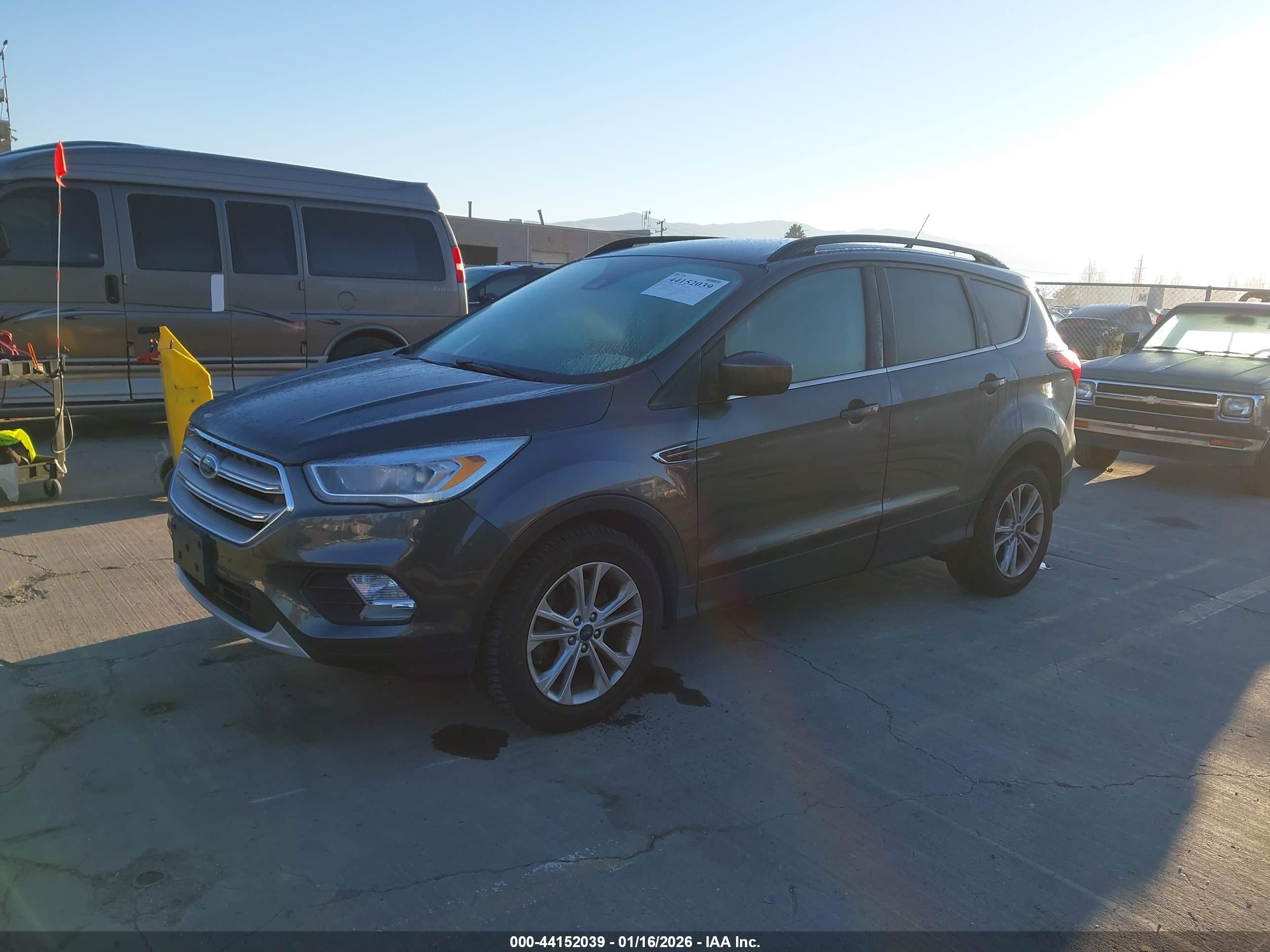 FORD ESCAPE image 2