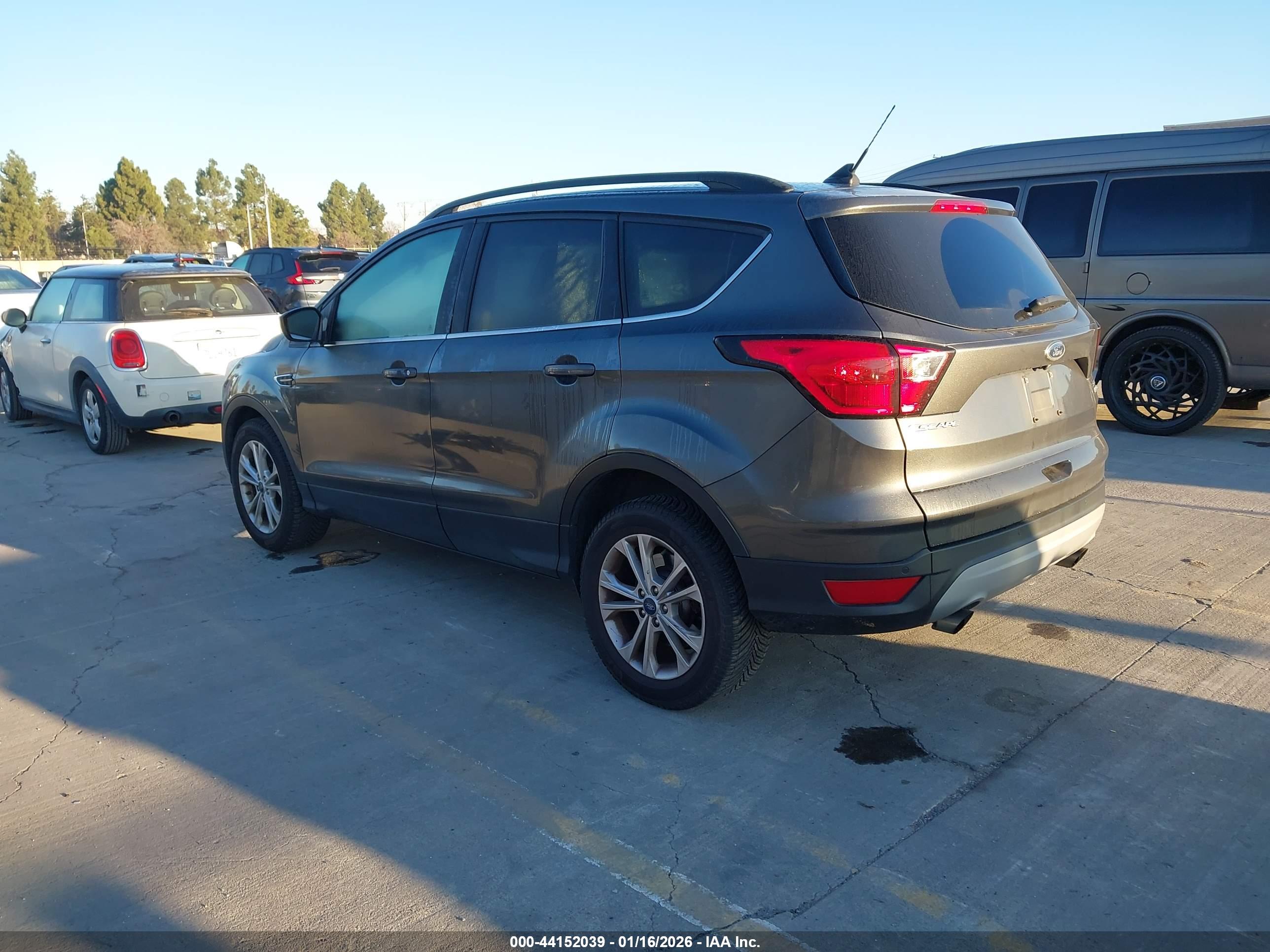 FORD ESCAPE image 3
