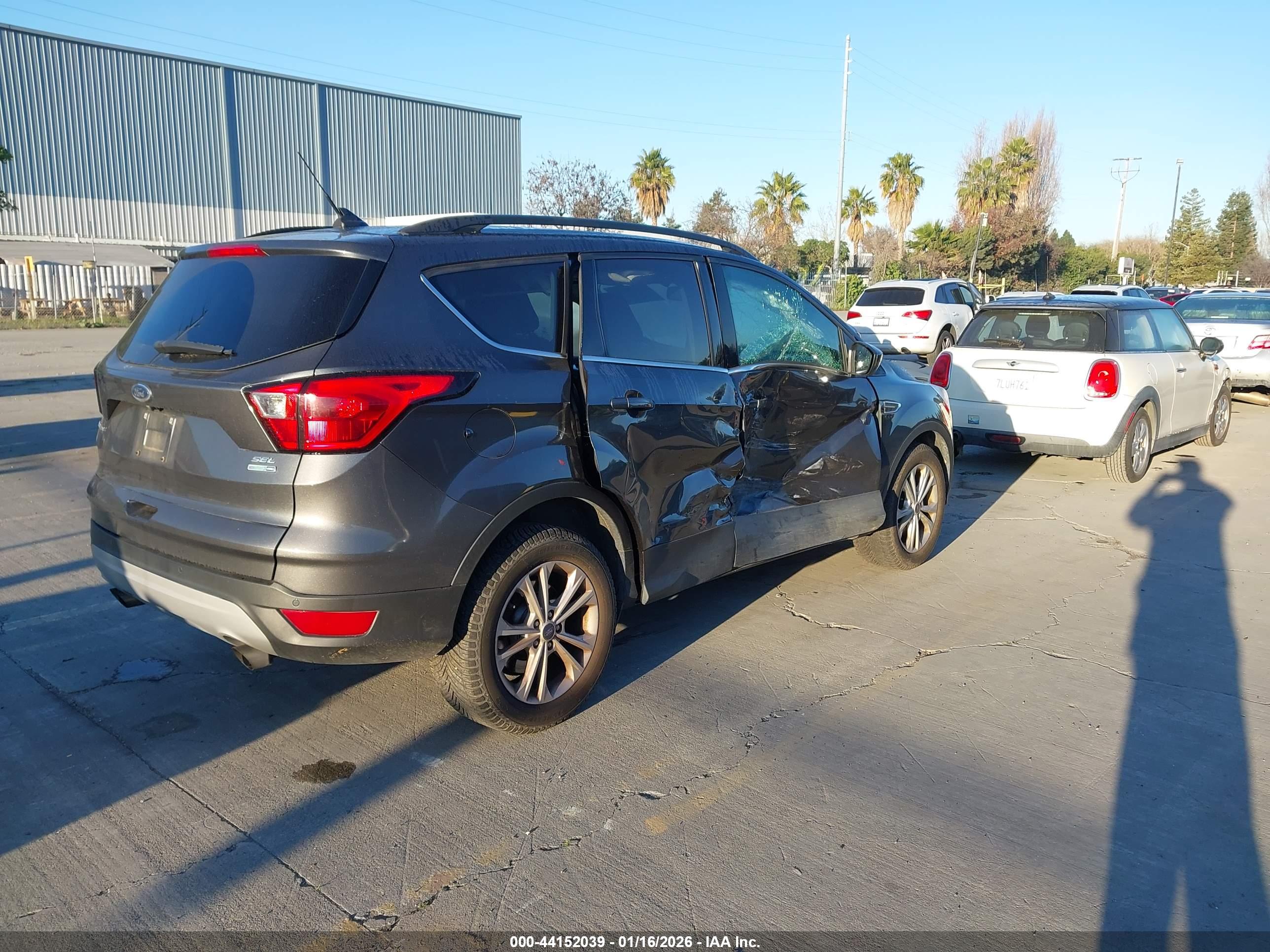 FORD ESCAPE image 4