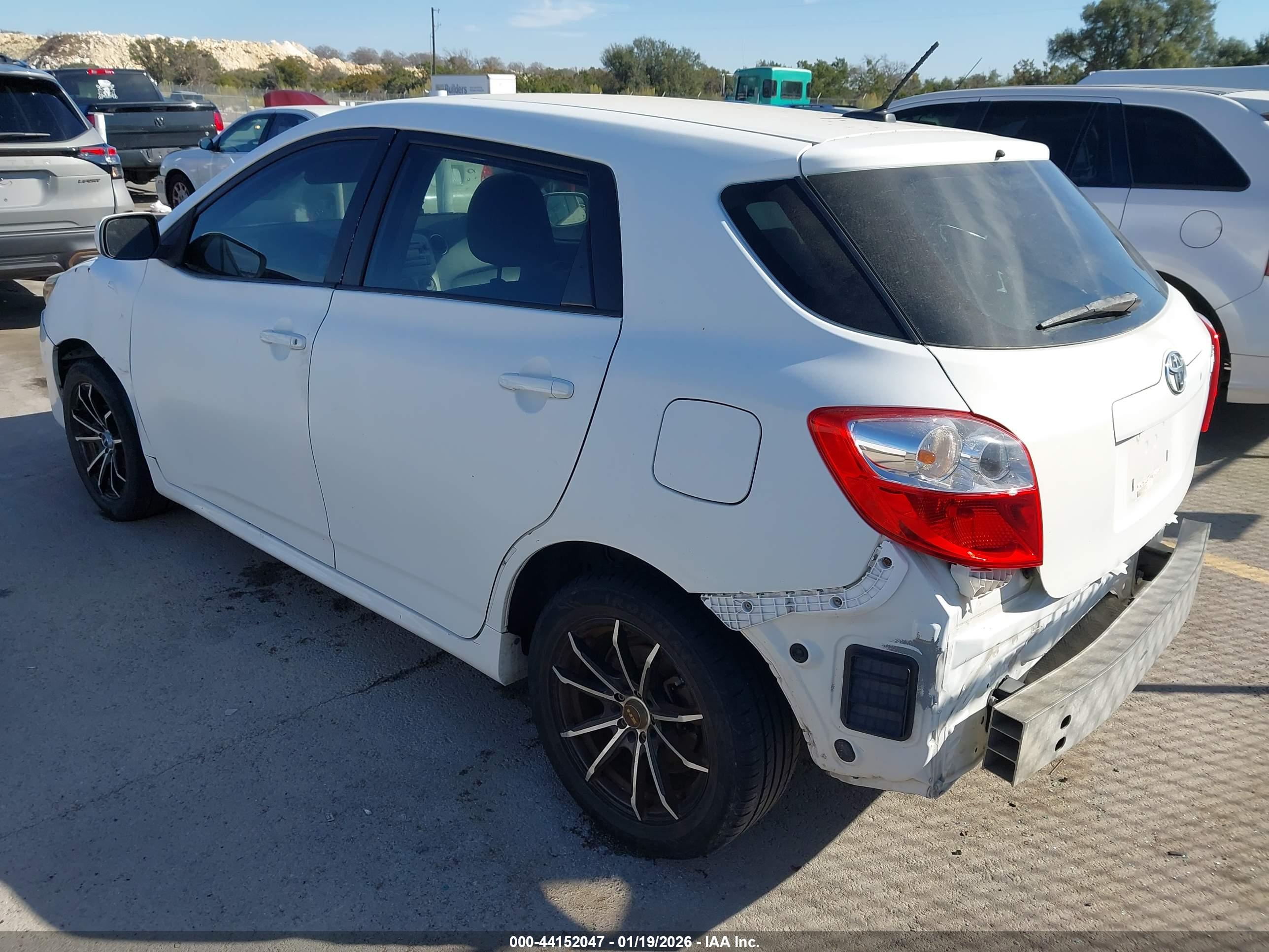 TOYOTA MATRIX image 3