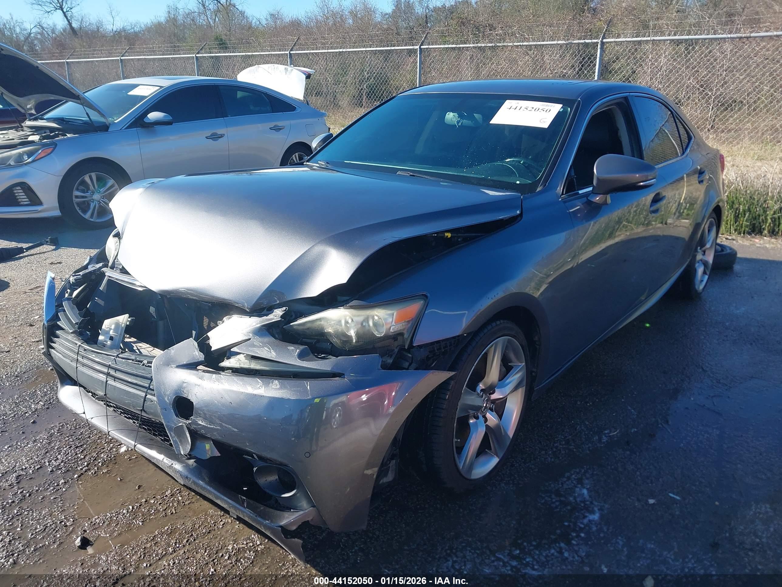 LEXUS IS image 2