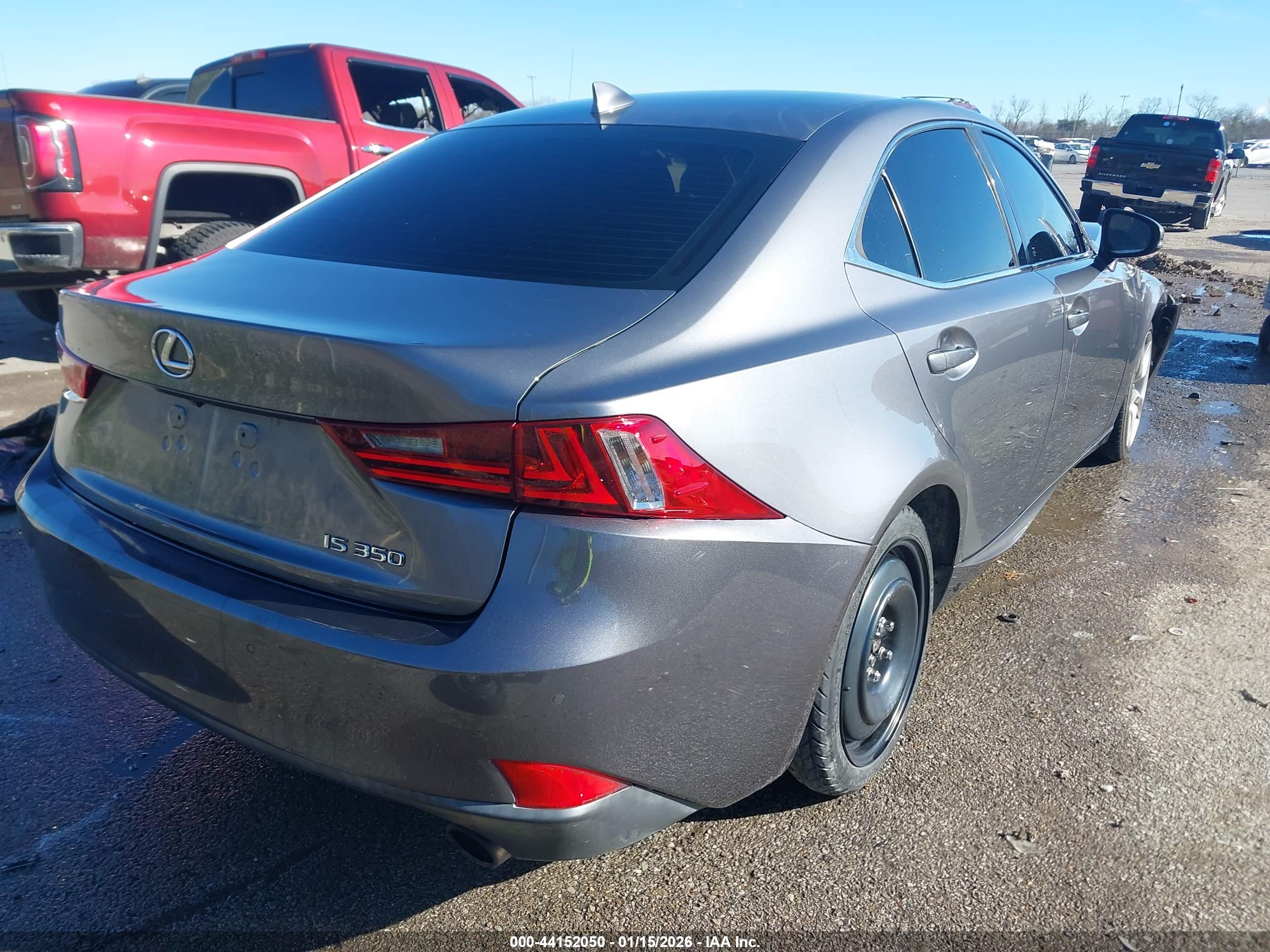 LEXUS IS image 4