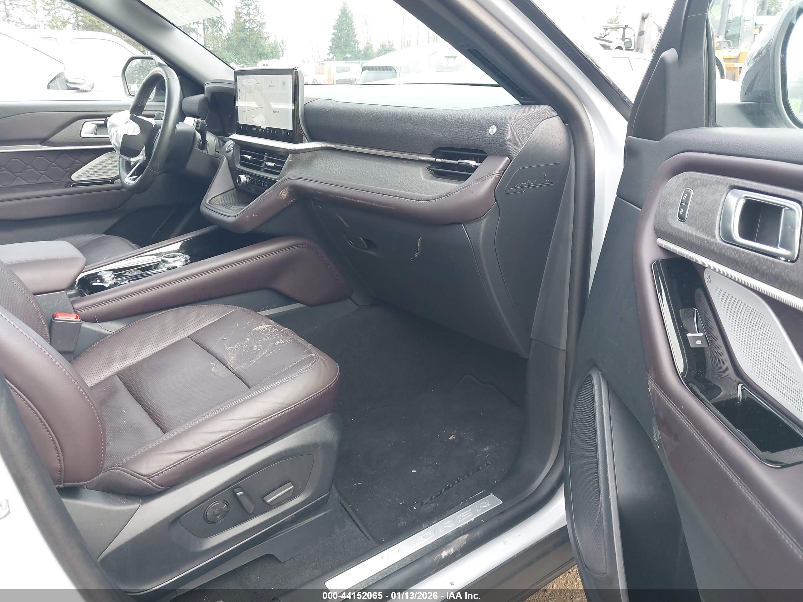 FORD EXPLORER image 5