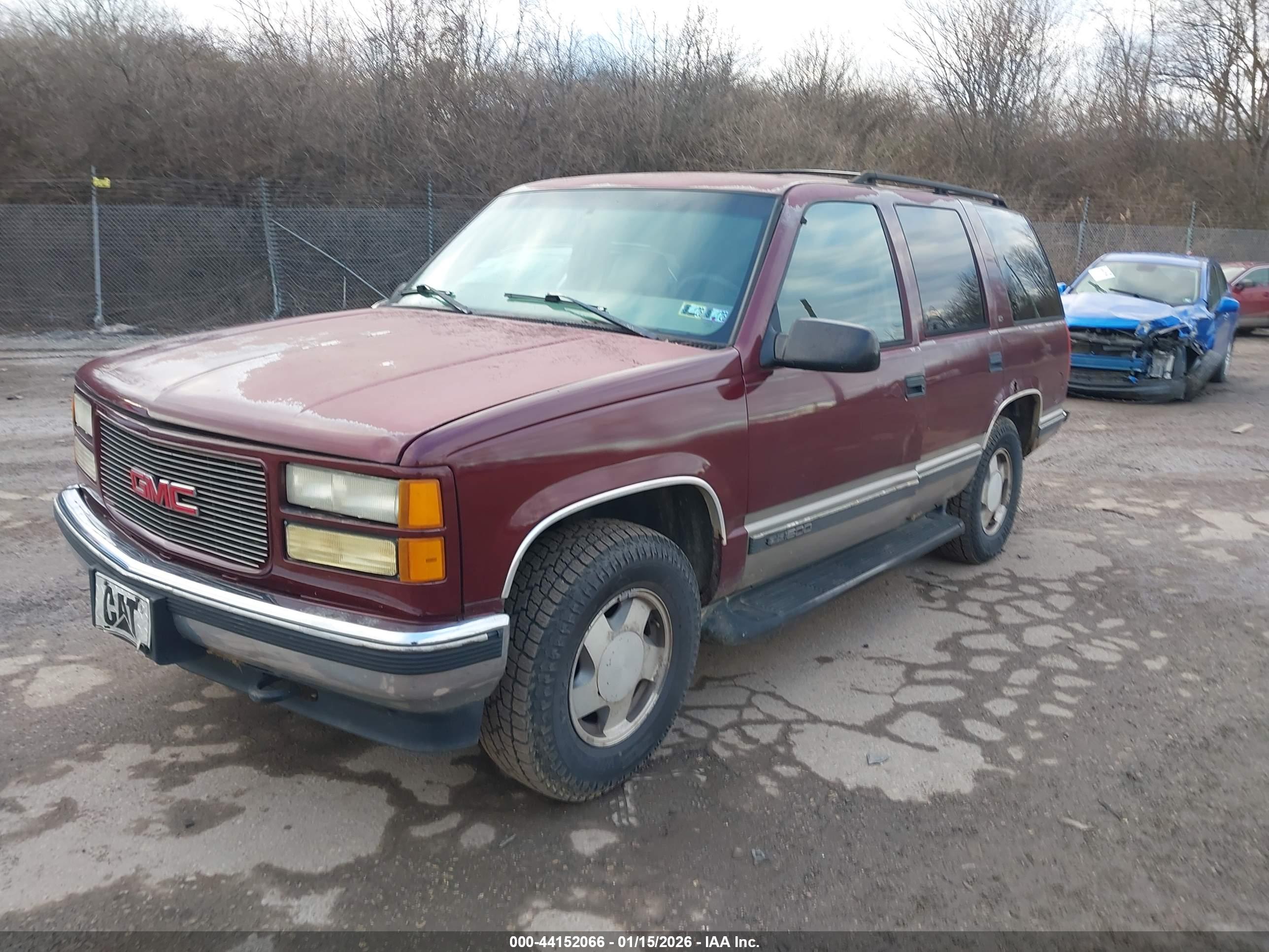 GMC YUKON image 2
