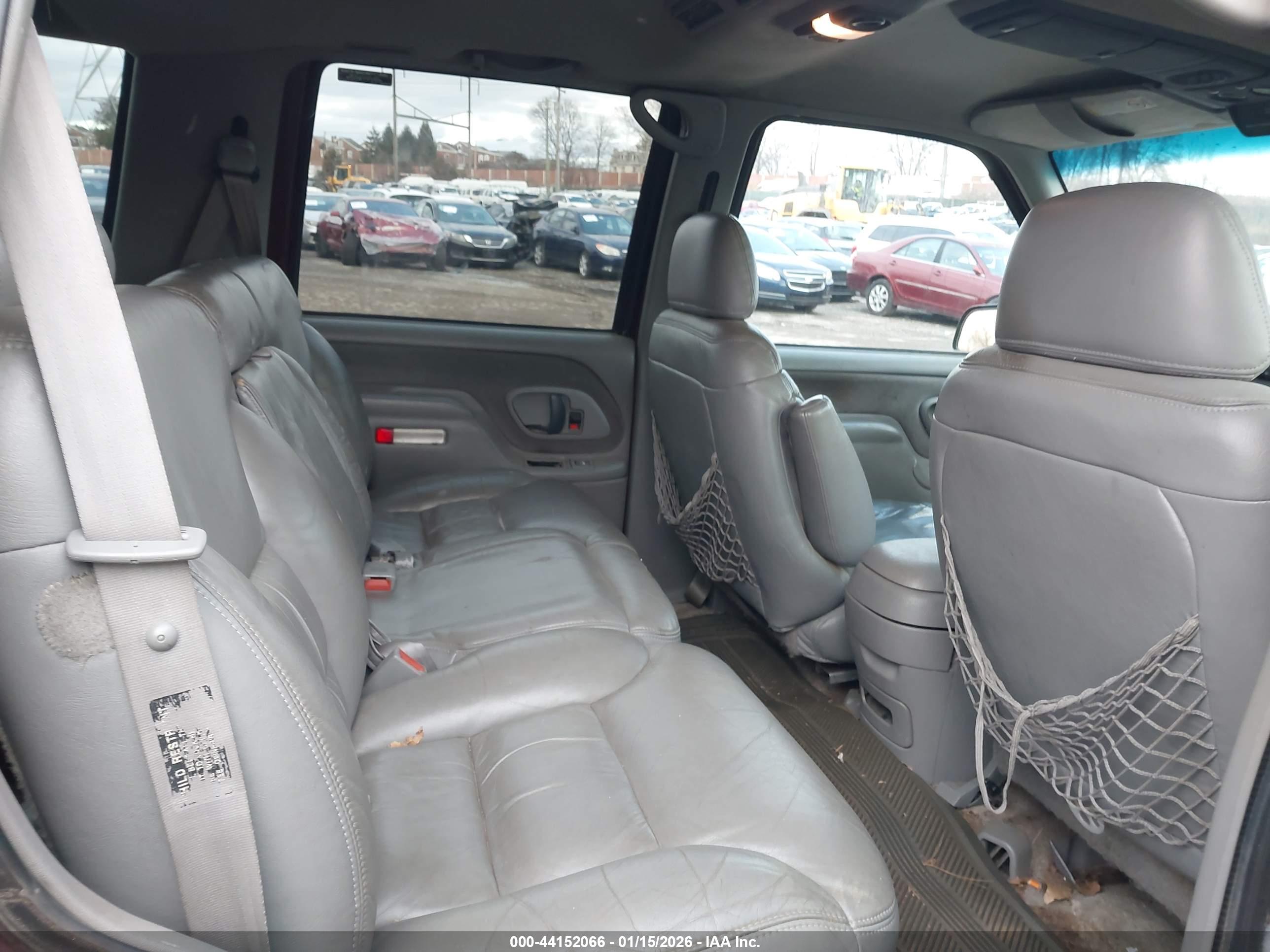 GMC YUKON image 8