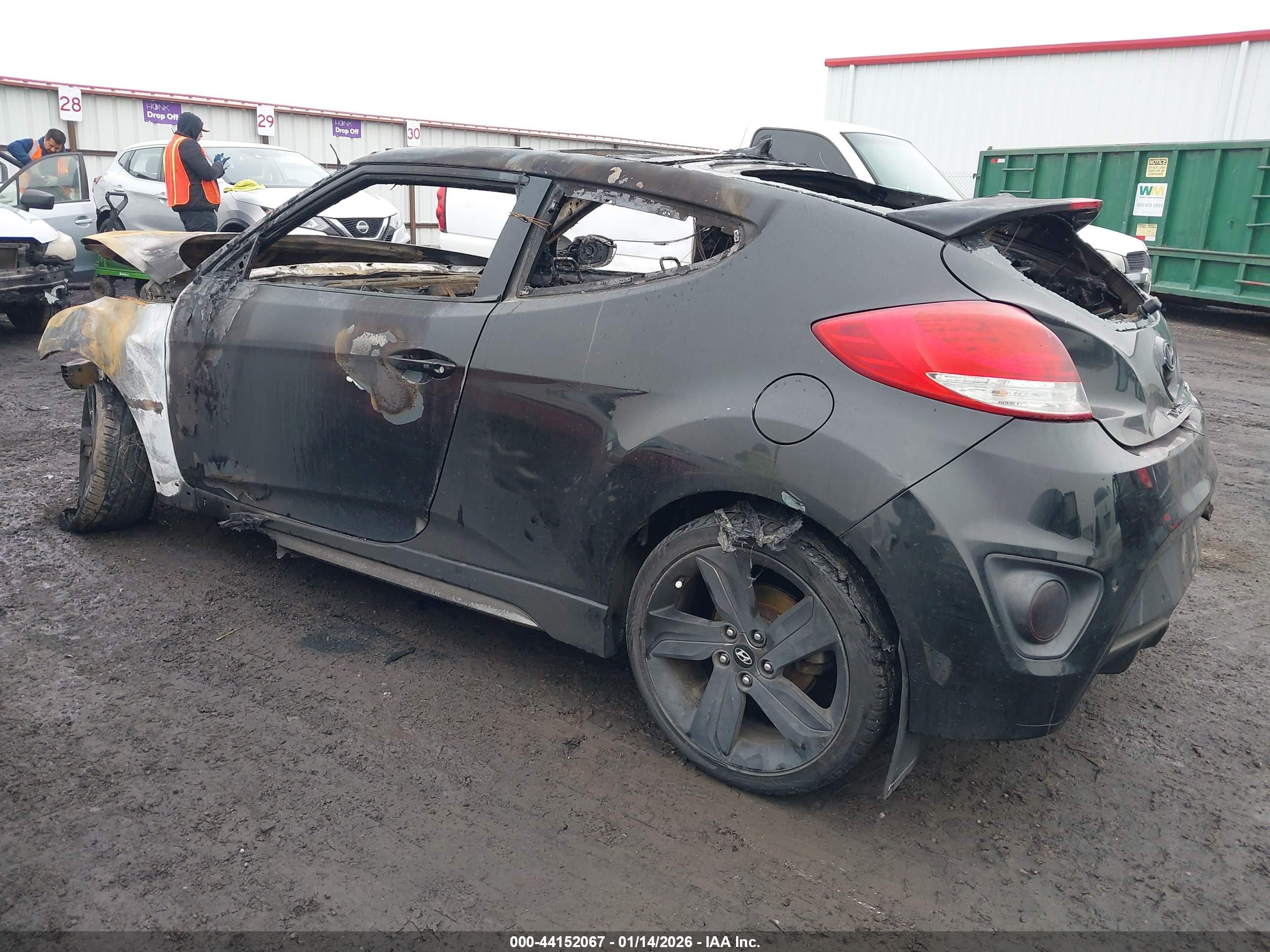 HYUNDAI VELOSTER image 3