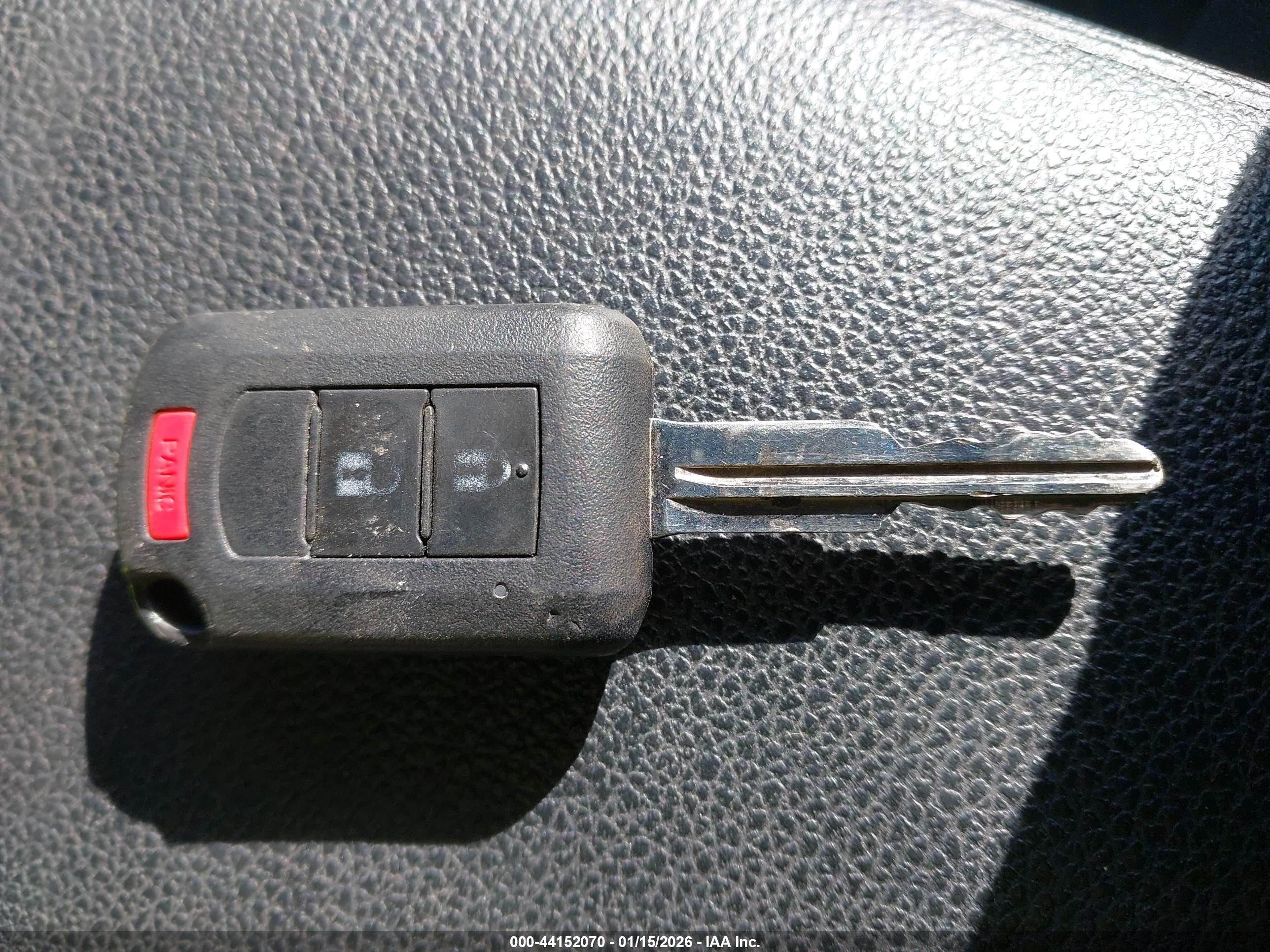 MITSUBISHI OUTLANDER image 11