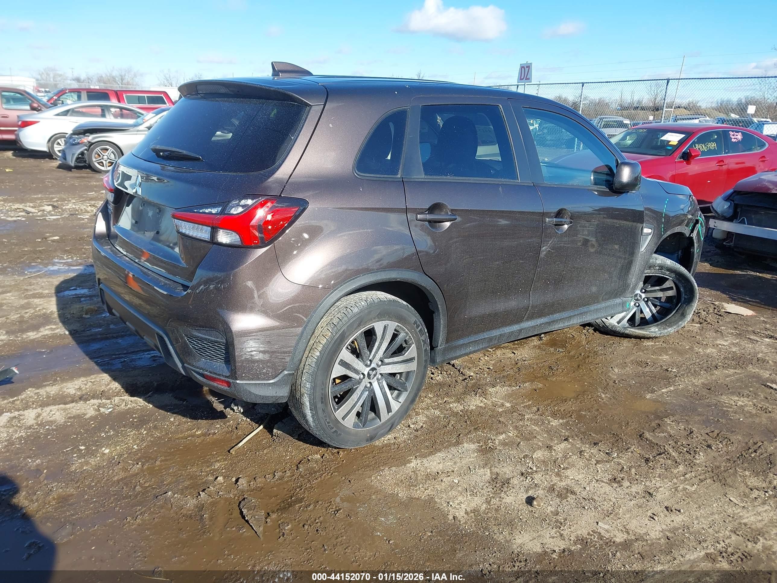 MITSUBISHI OUTLANDER image 4