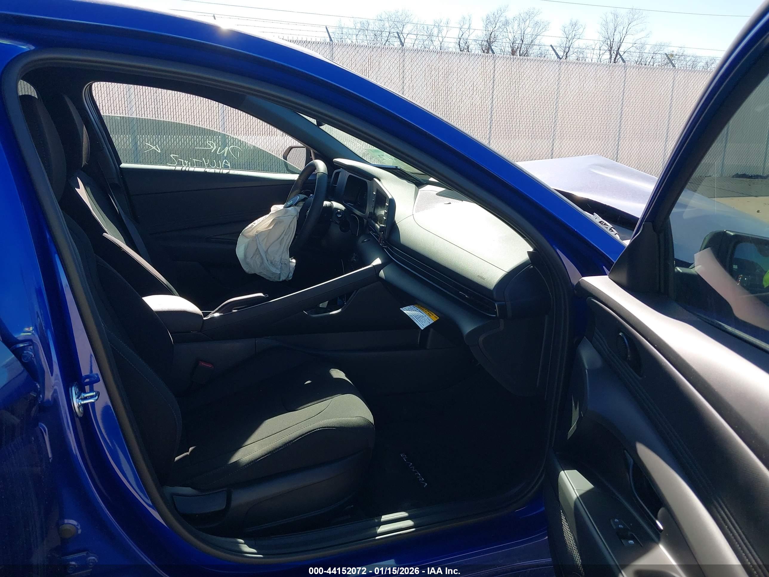 HYUNDAI ELANTRA image 5
