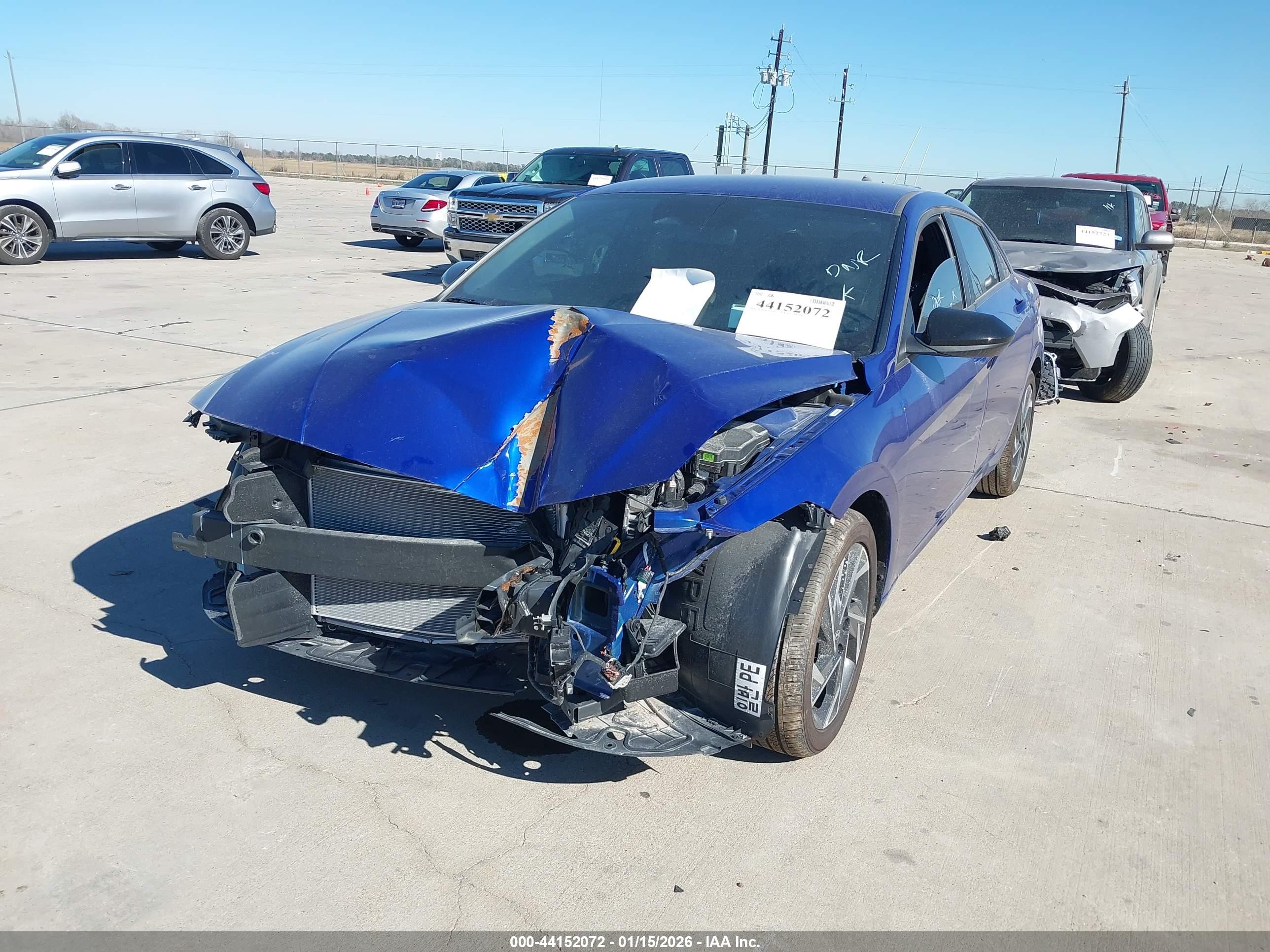 HYUNDAI ELANTRA image 6