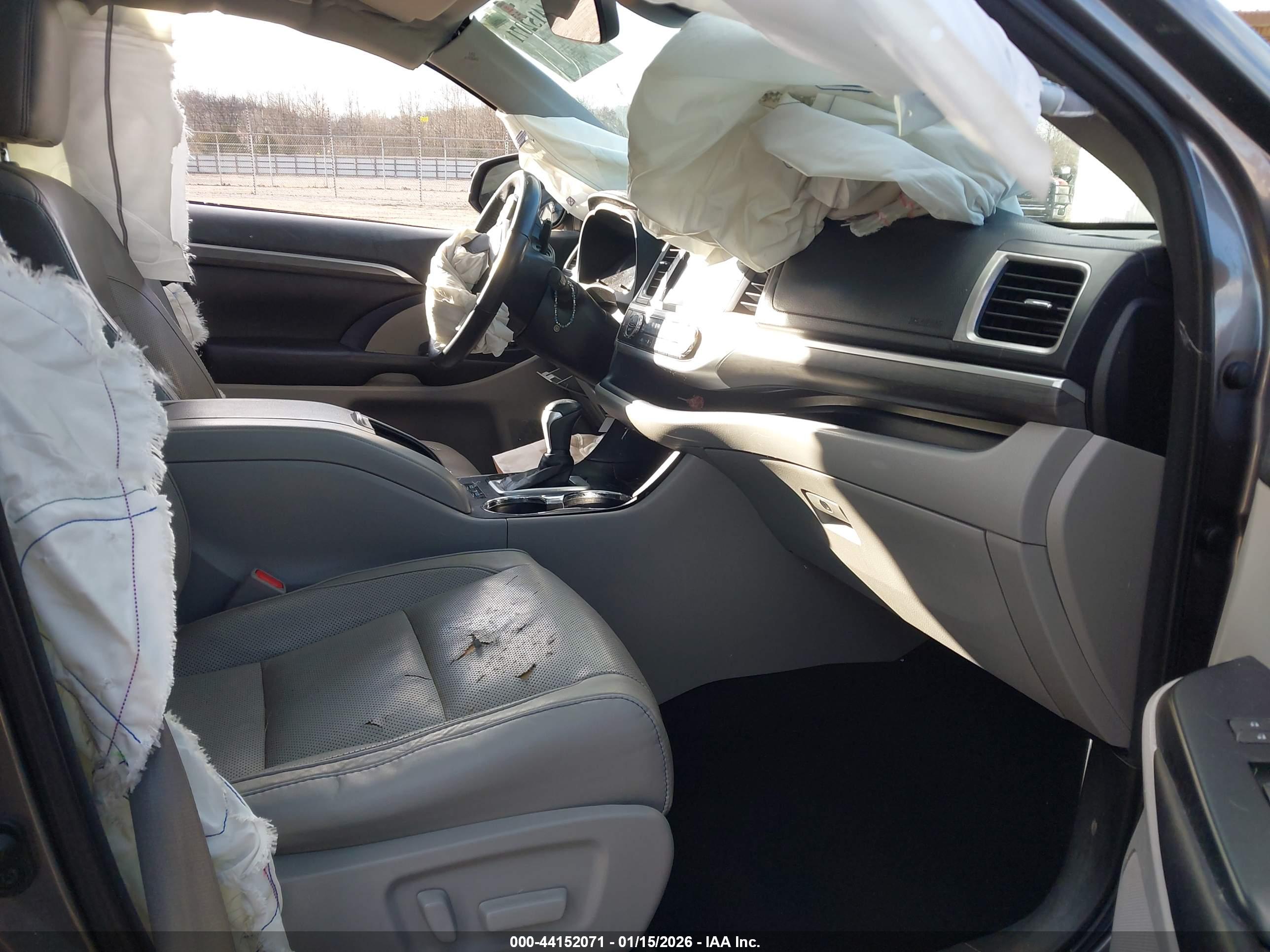 TOYOTA HIGHLANDER image 5