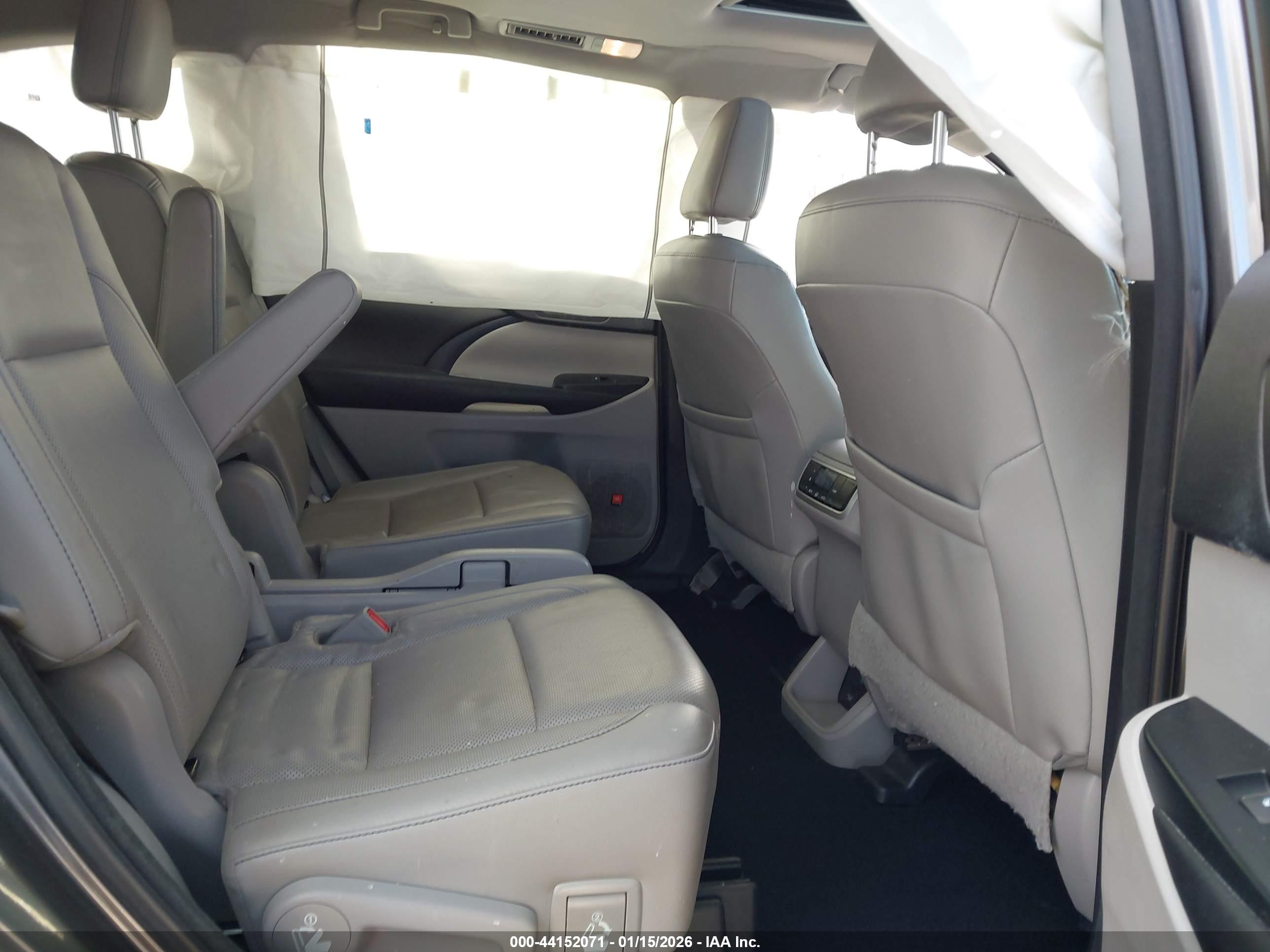 TOYOTA HIGHLANDER image 8