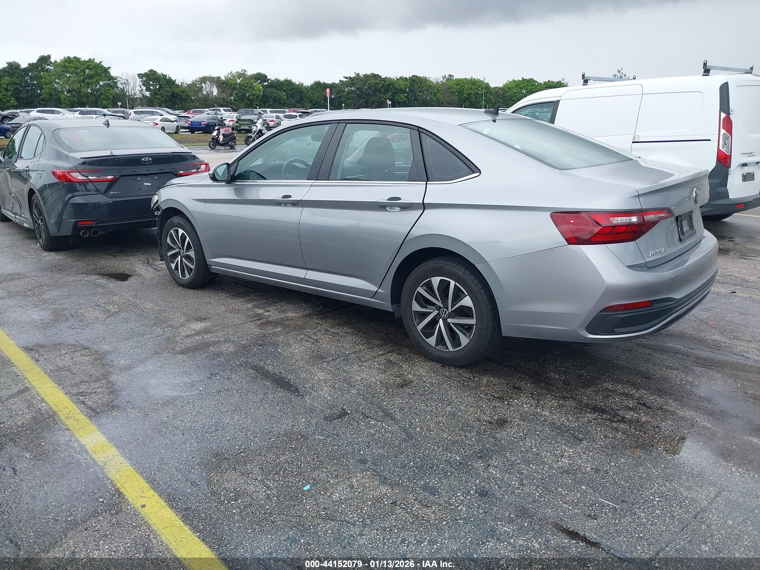 VOLKSWAGEN JETTA image 3