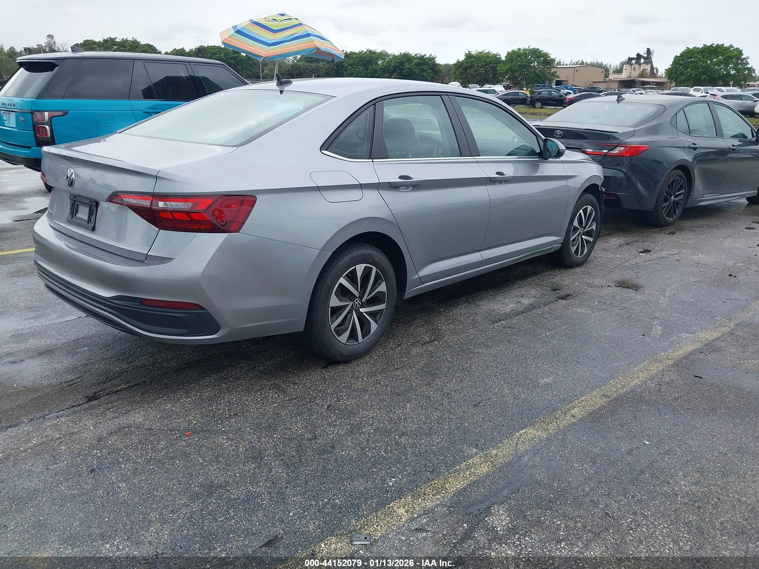VOLKSWAGEN JETTA image 4