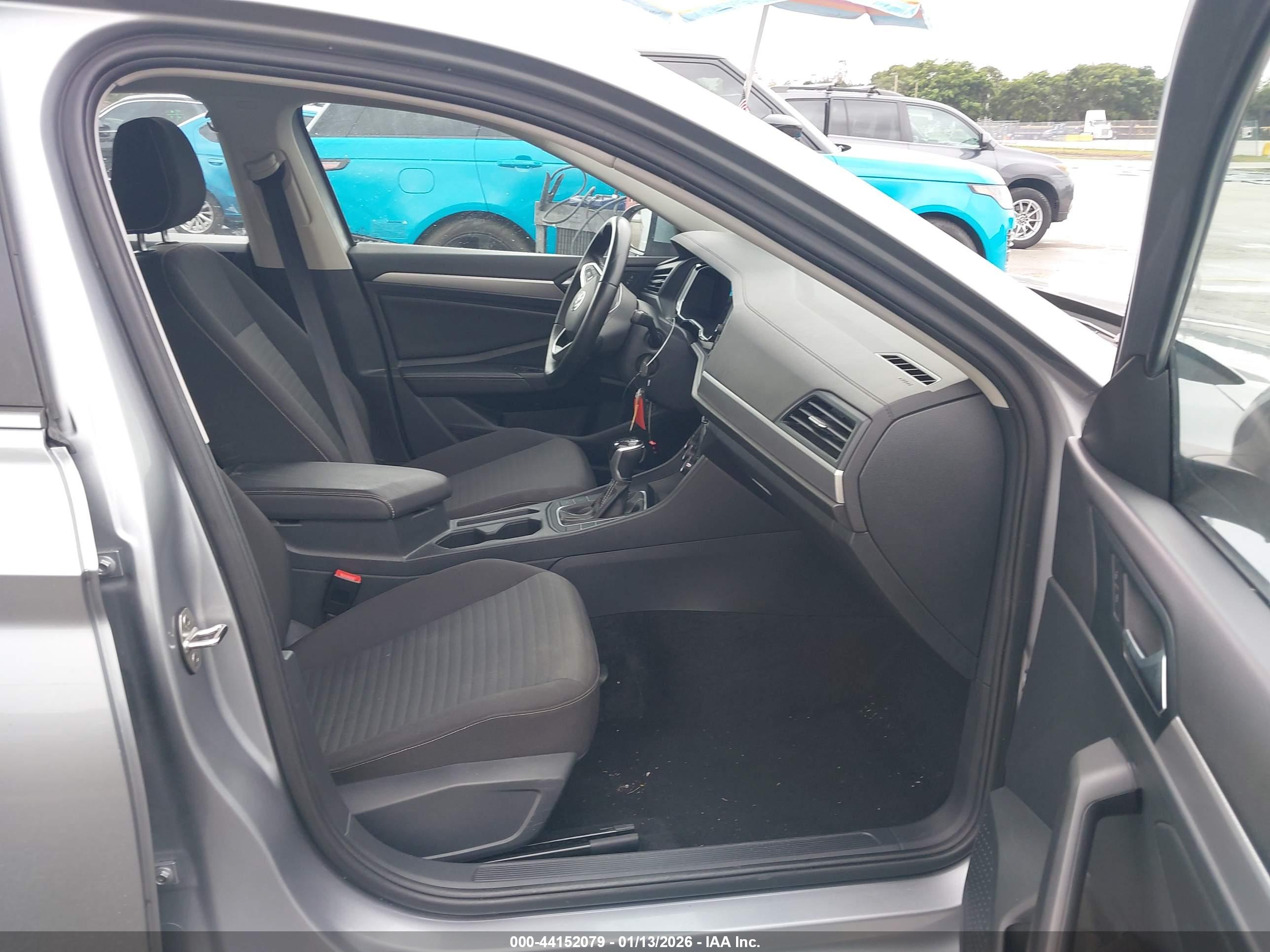 VOLKSWAGEN JETTA image 5