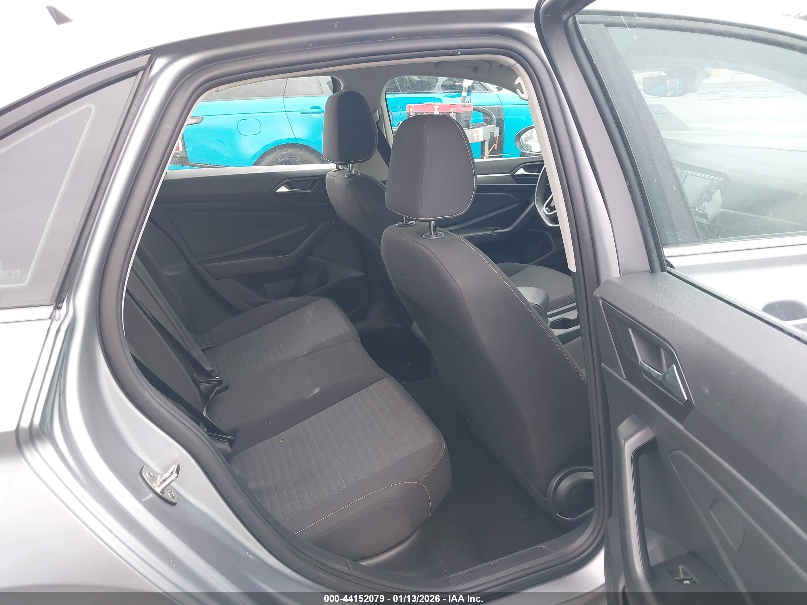 VOLKSWAGEN JETTA image 8