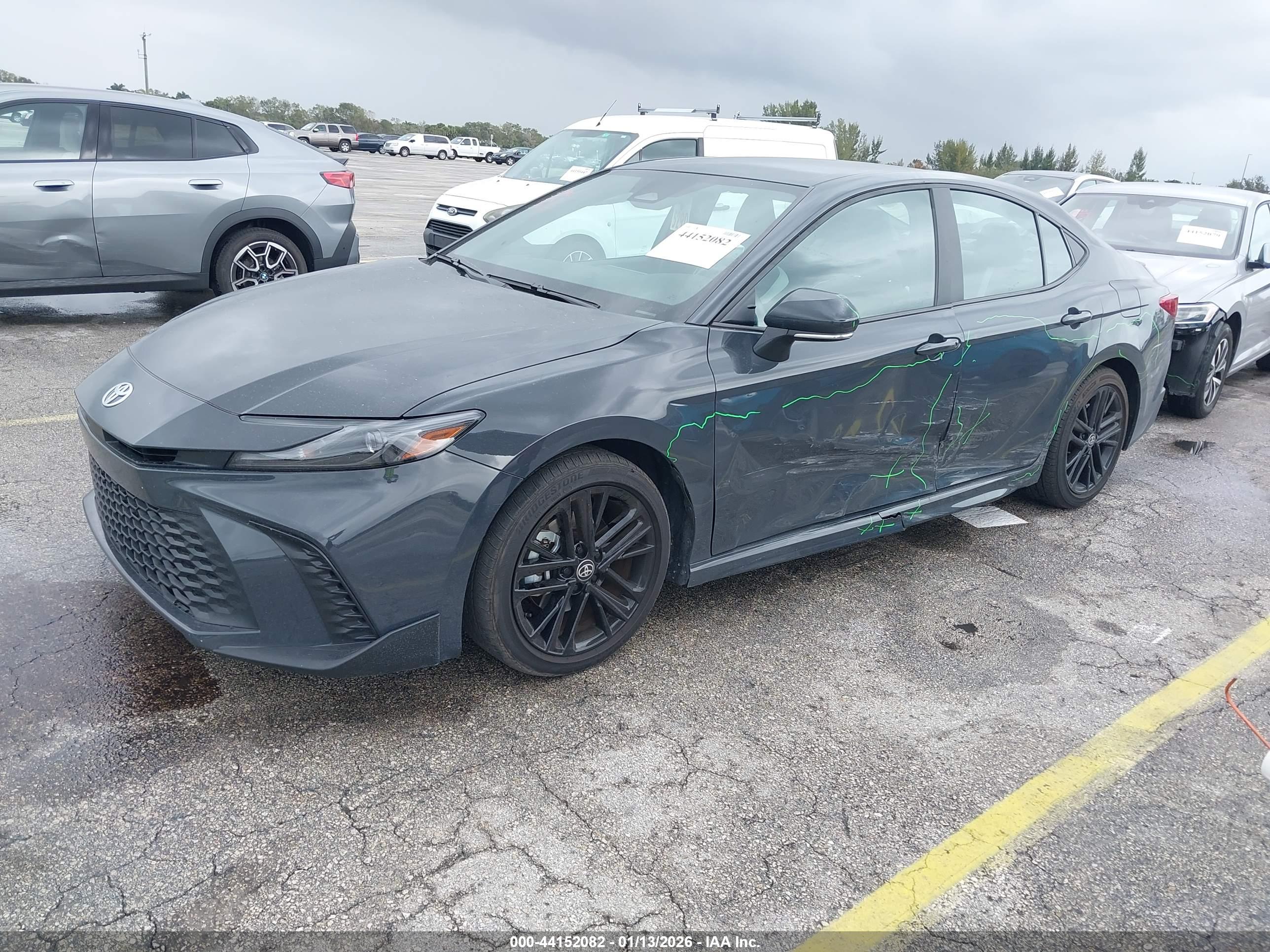 TOYOTA CAMRY image 2
