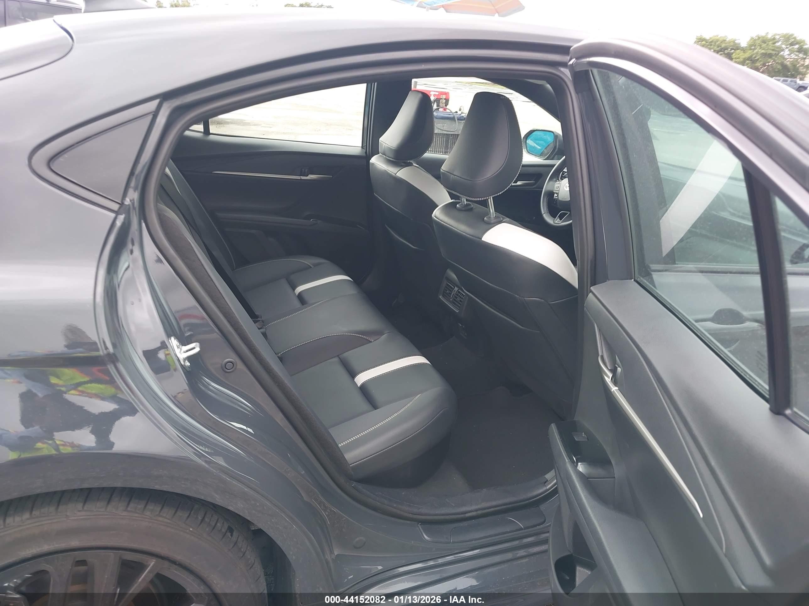 TOYOTA CAMRY image 8