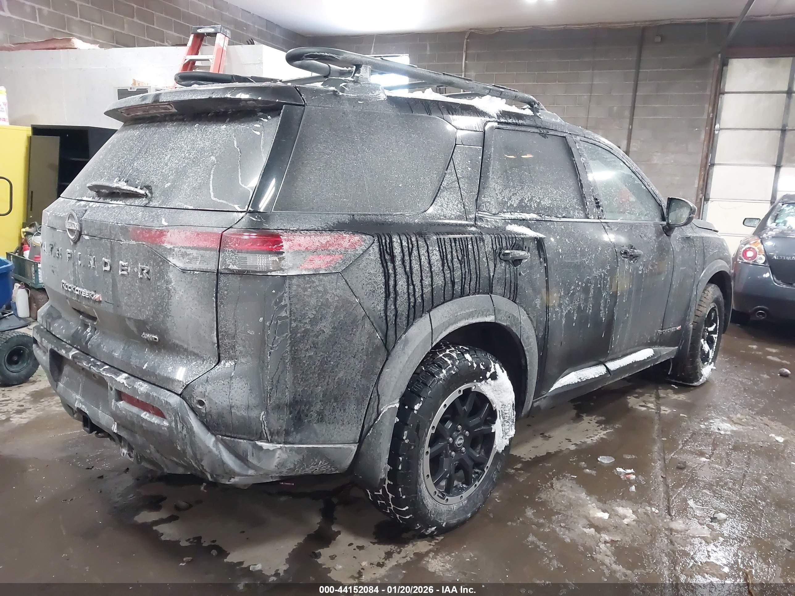 NISSAN PATHFINDER image 4
