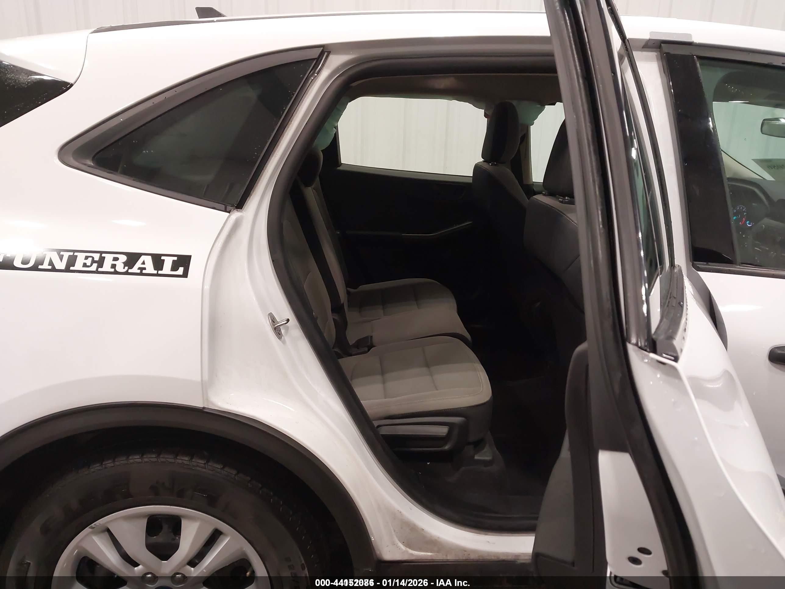 FORD ESCAPE image 8