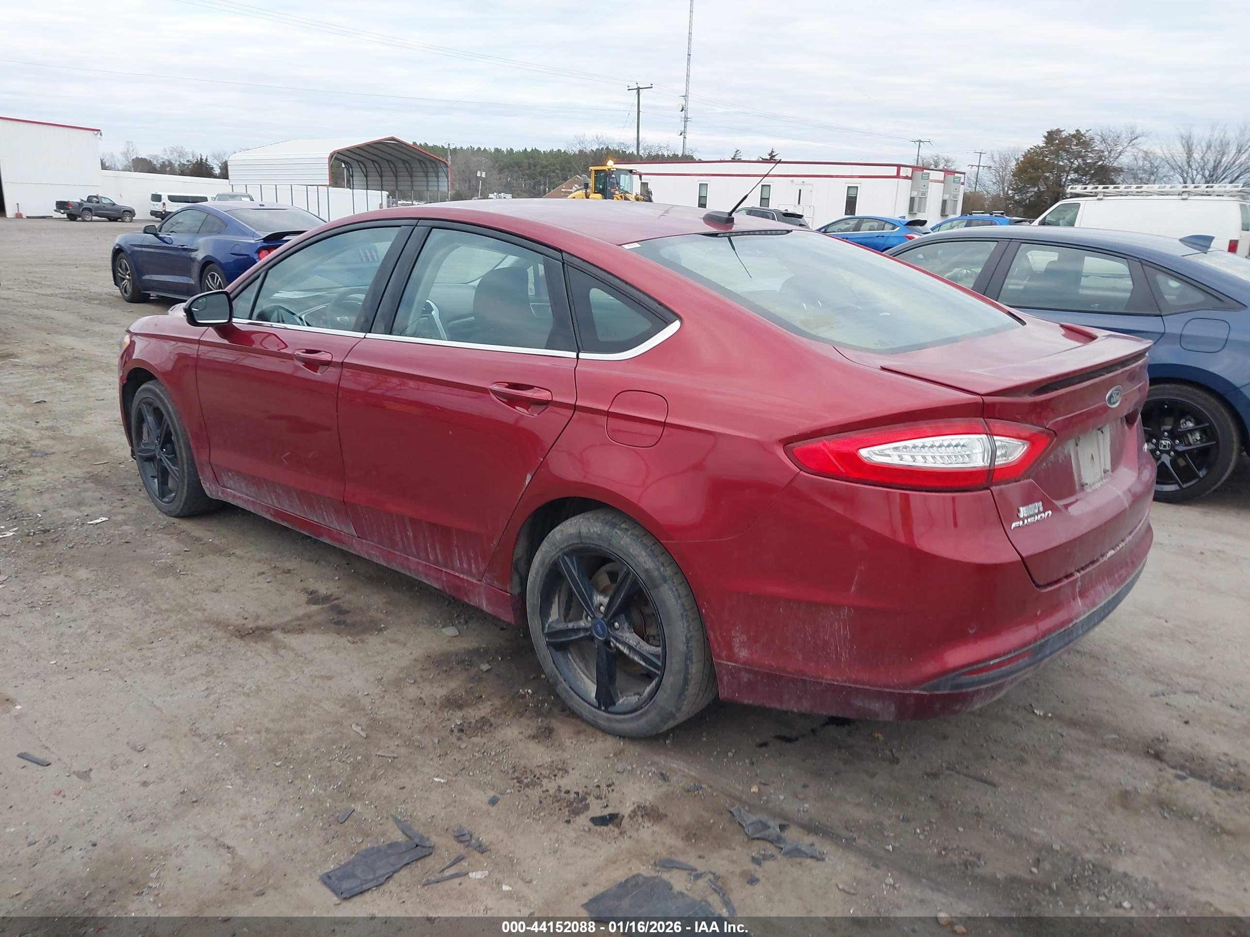 FORD FUSION image 3