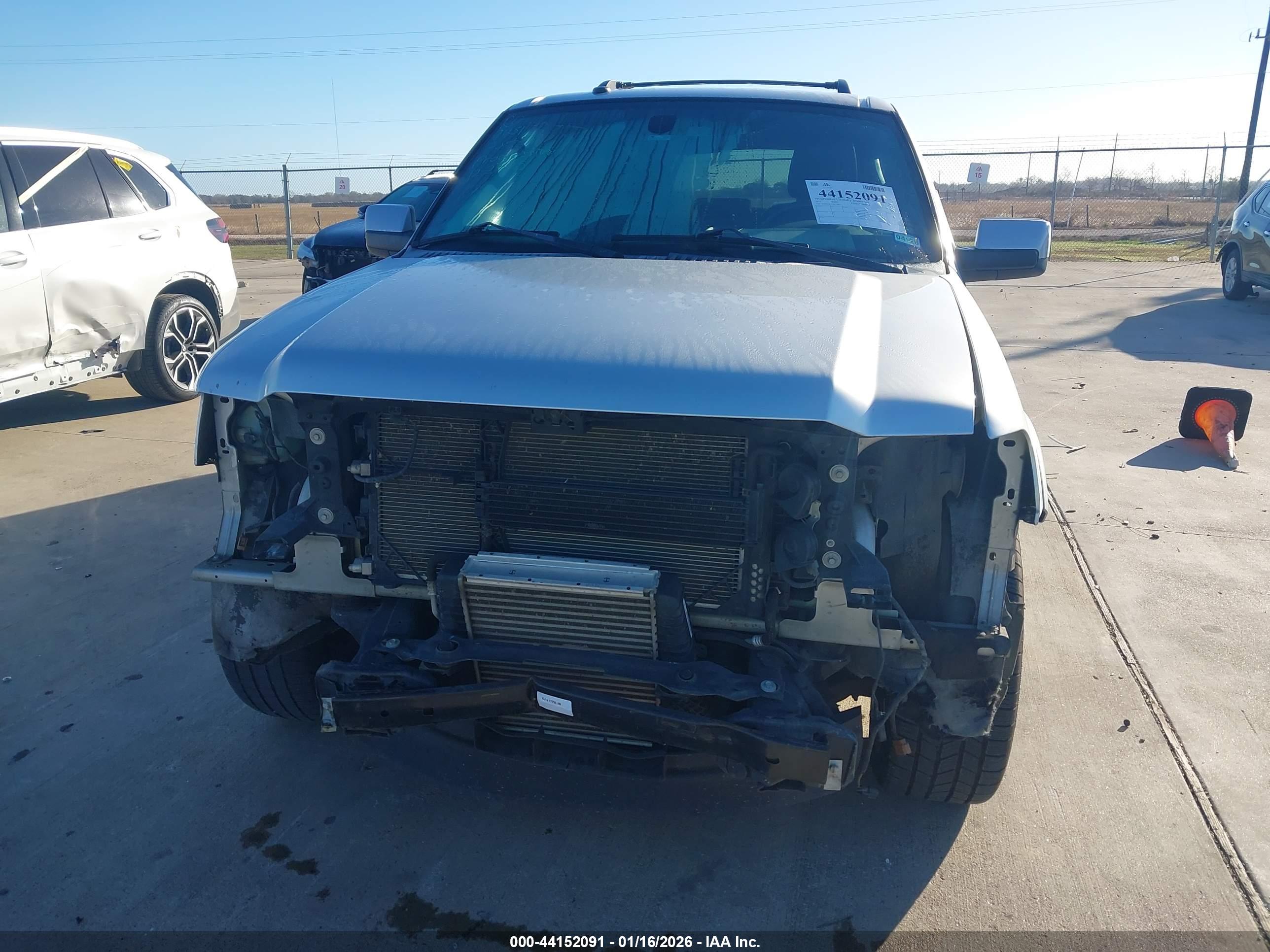 FORD EXPEDITION image 6