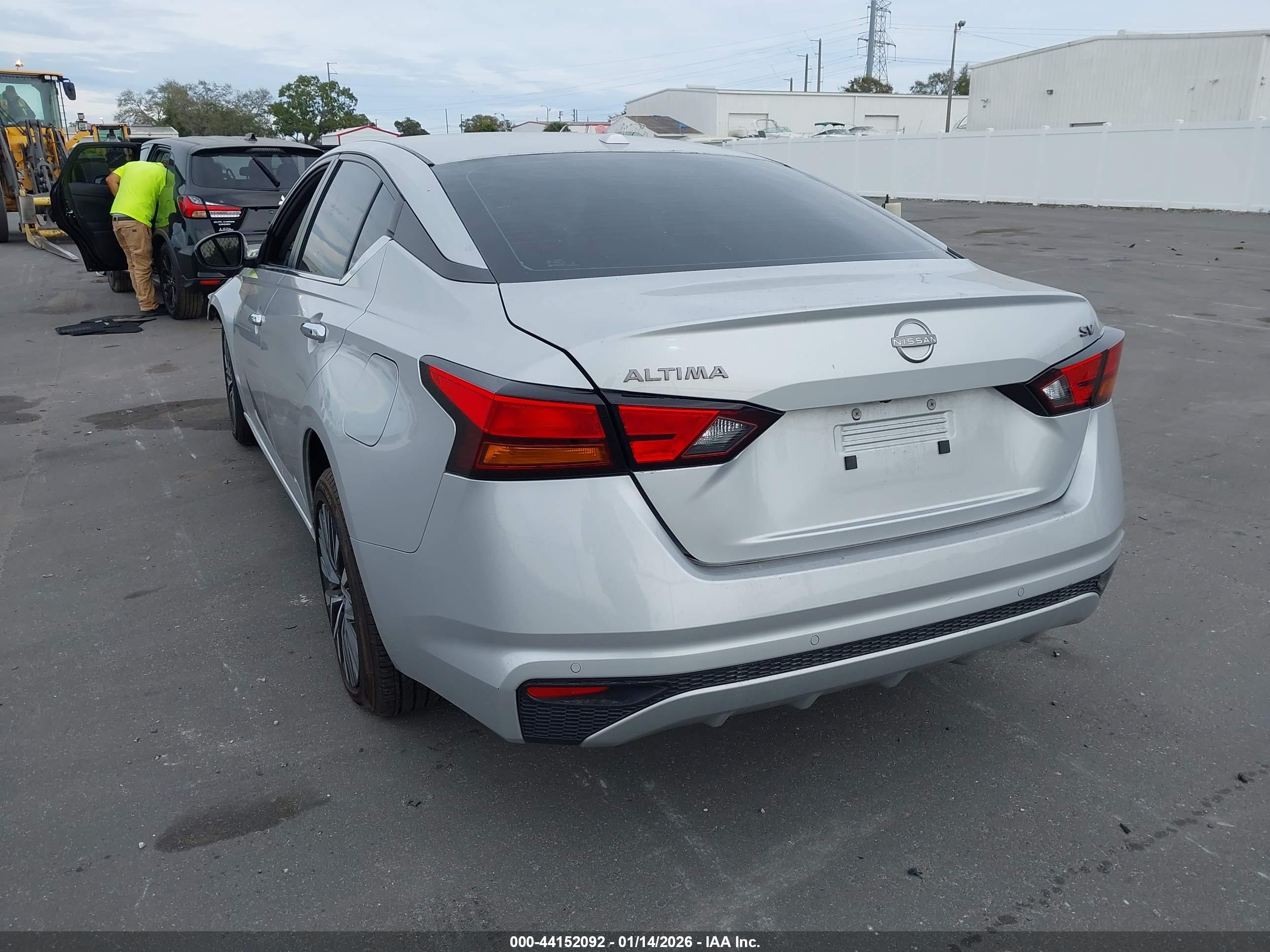 NISSAN ALTIMA image 3