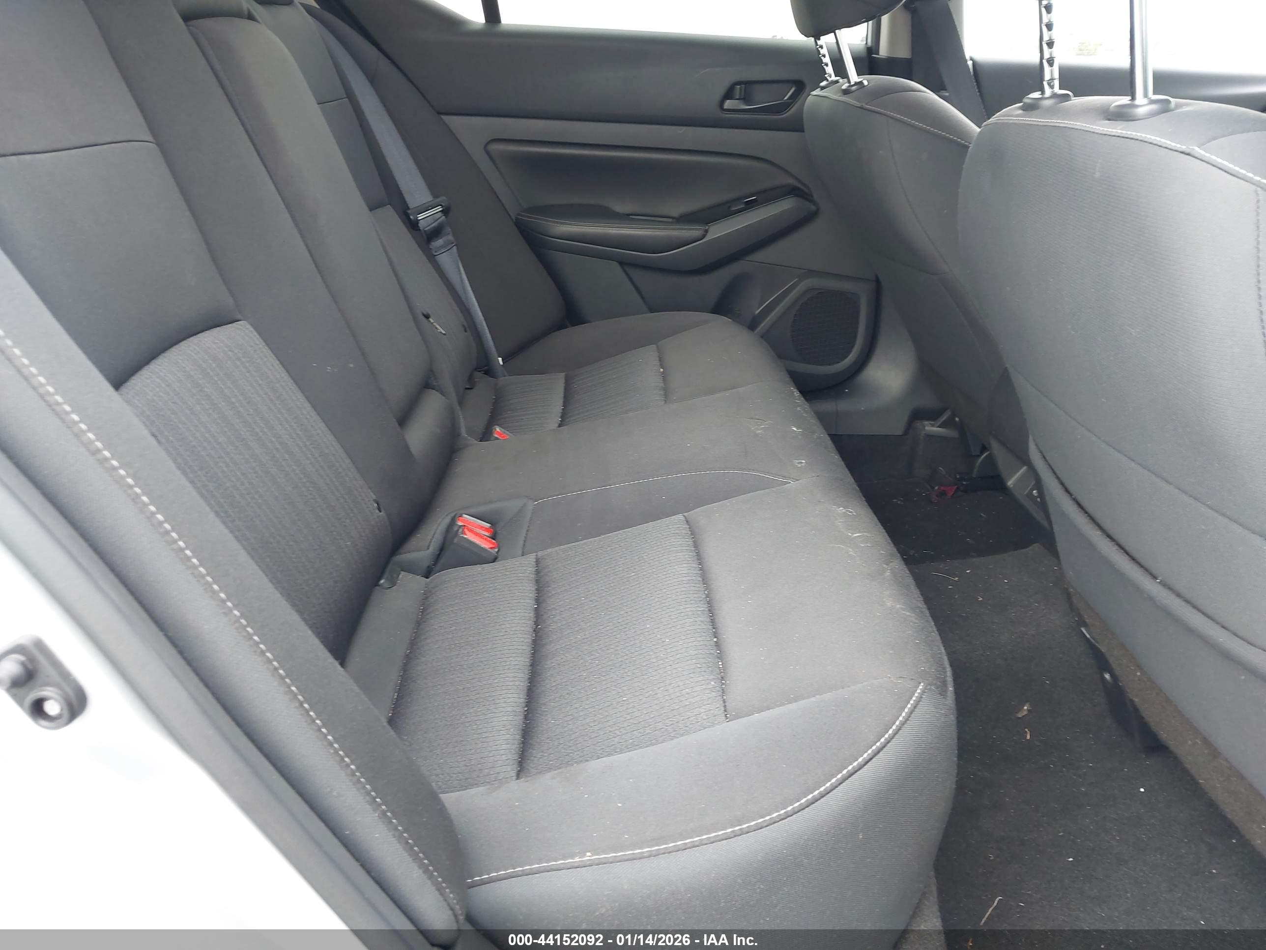 NISSAN ALTIMA image 8