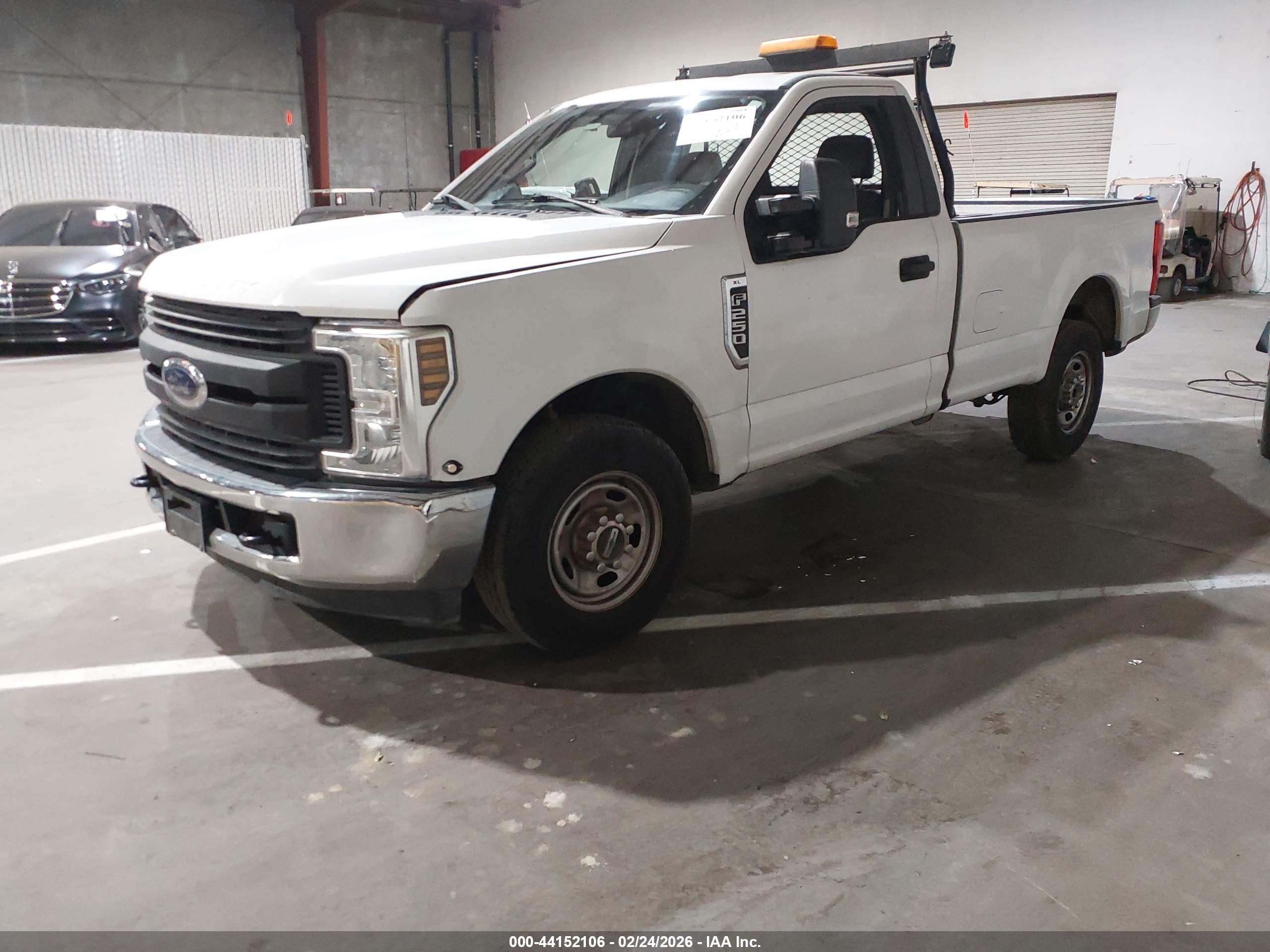 FORD F-250 image 2