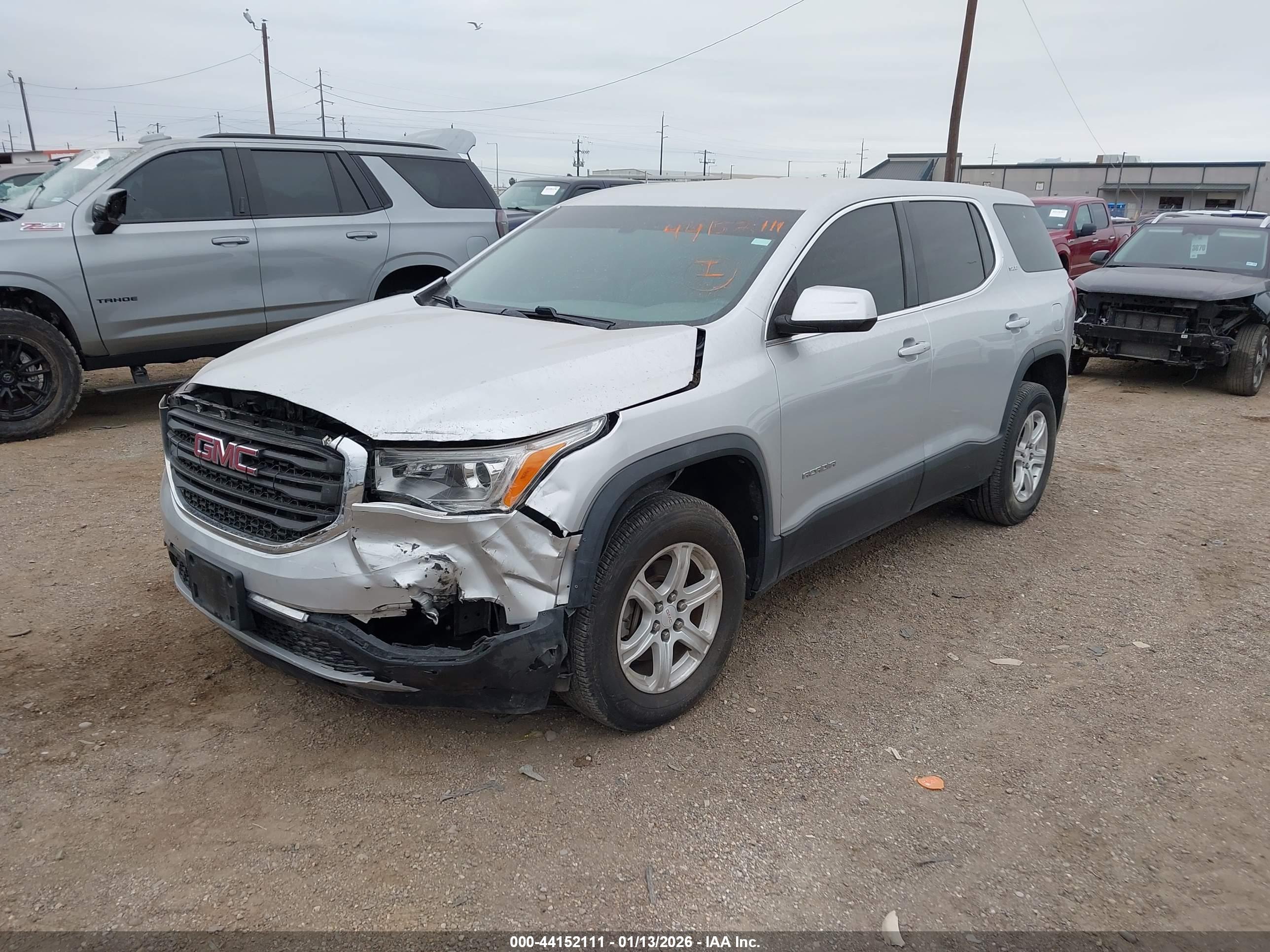 GMC ACADIA image 2