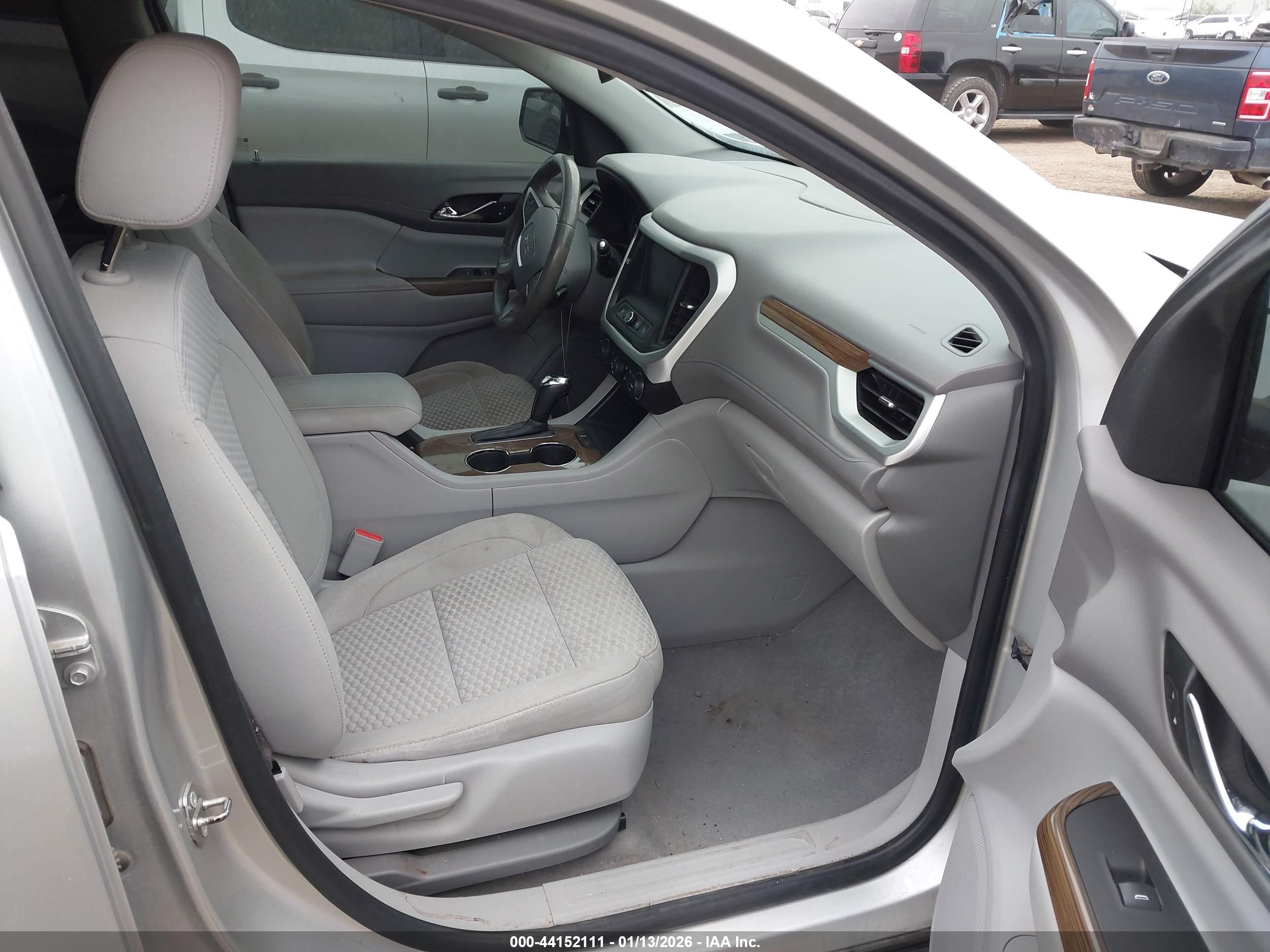 GMC ACADIA image 5