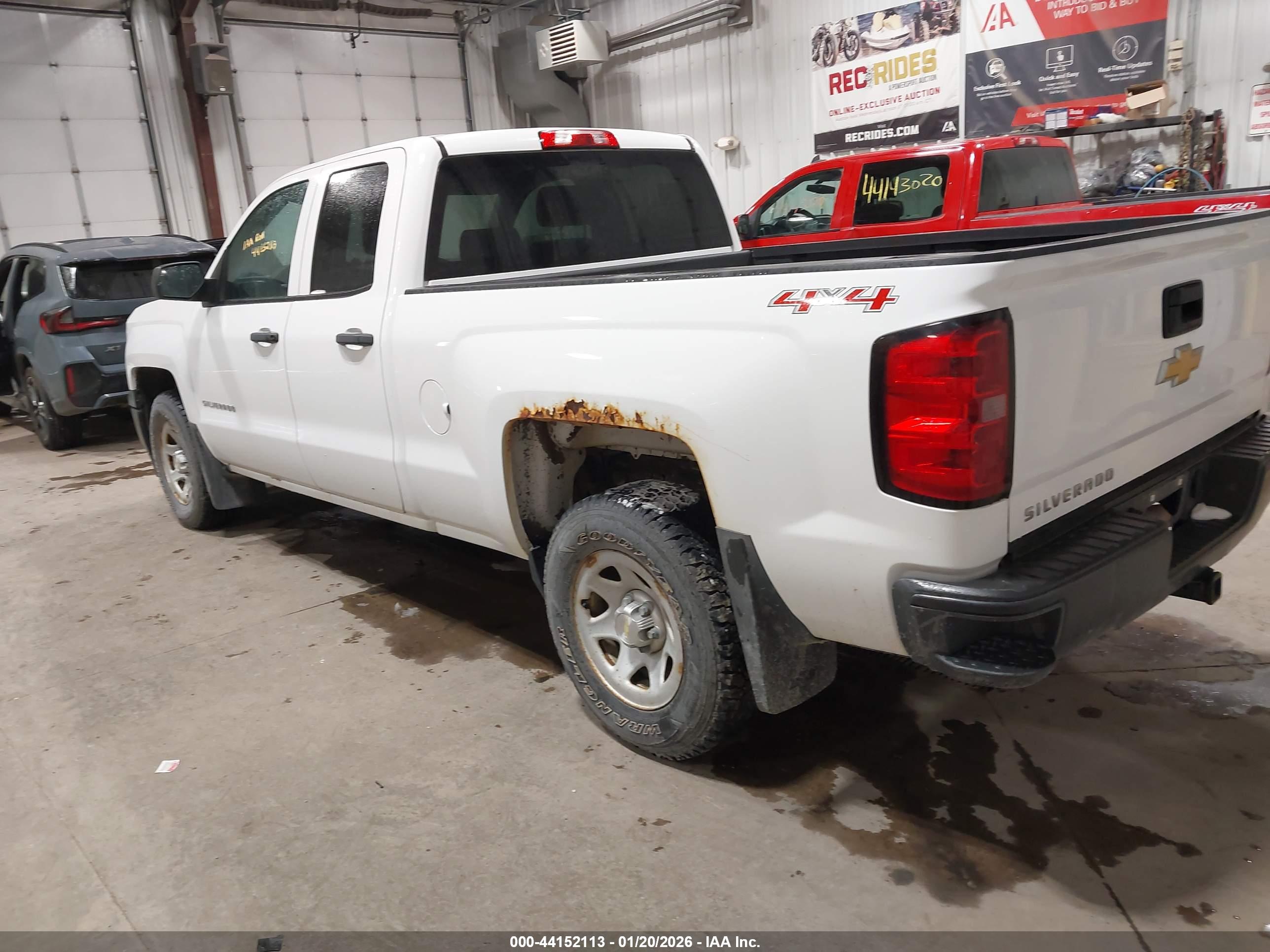 CHEVROLET SILVERADO image 3