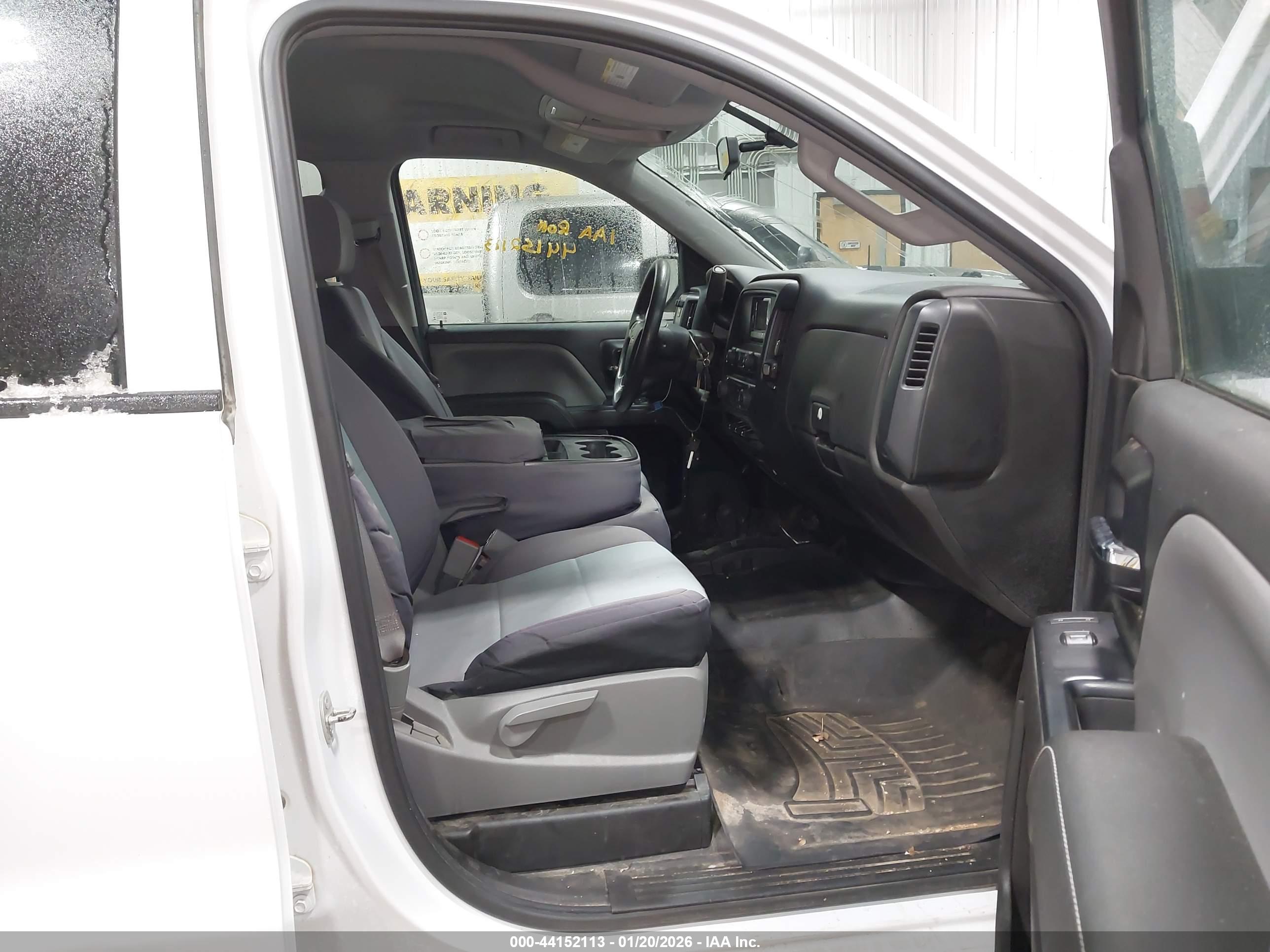 CHEVROLET SILVERADO image 5
