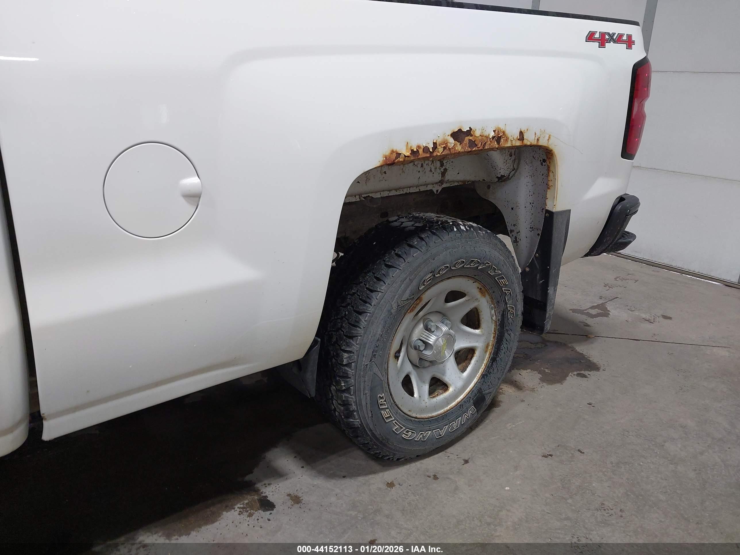 CHEVROLET SILVERADO image 6