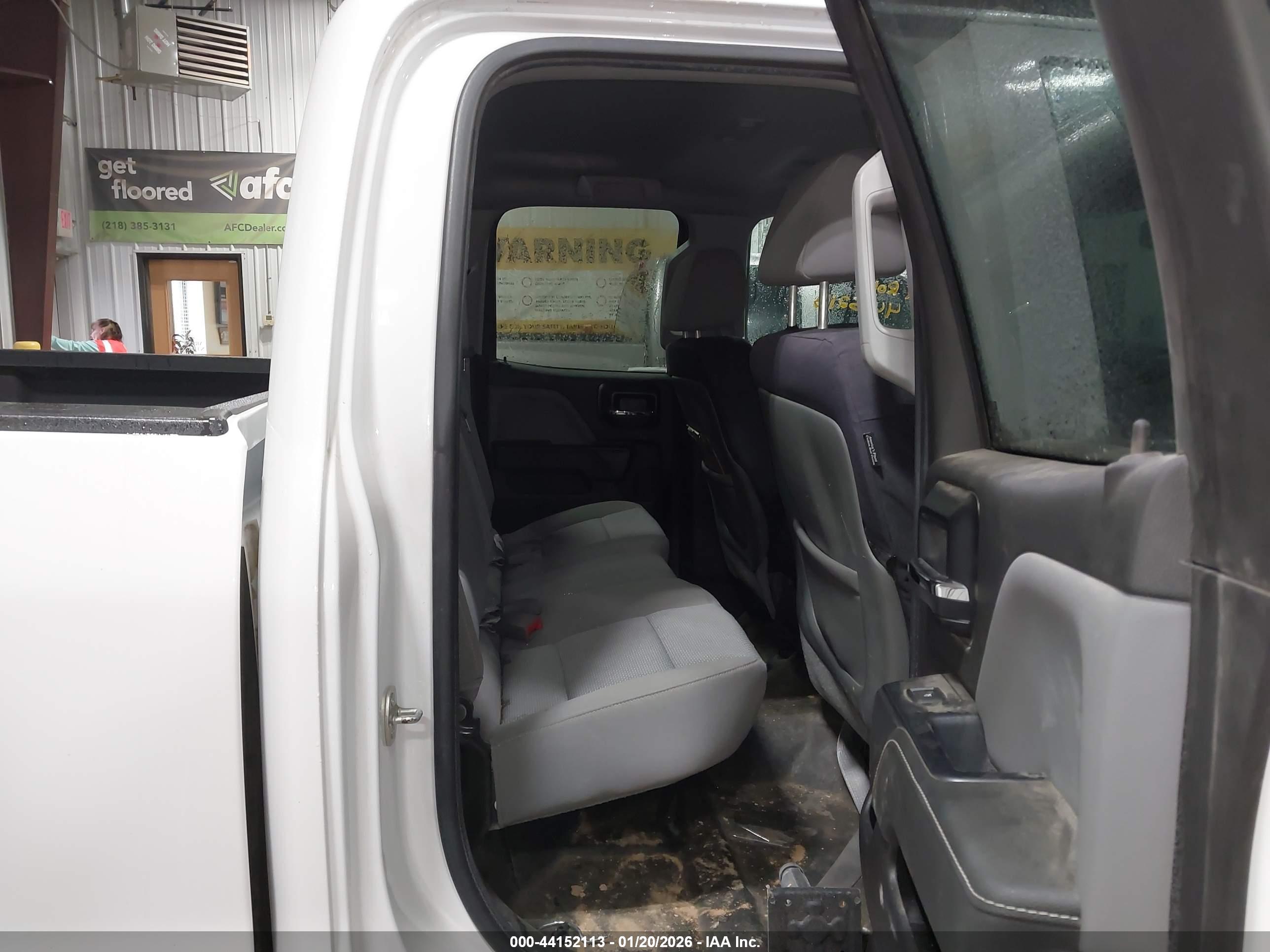CHEVROLET SILVERADO image 8