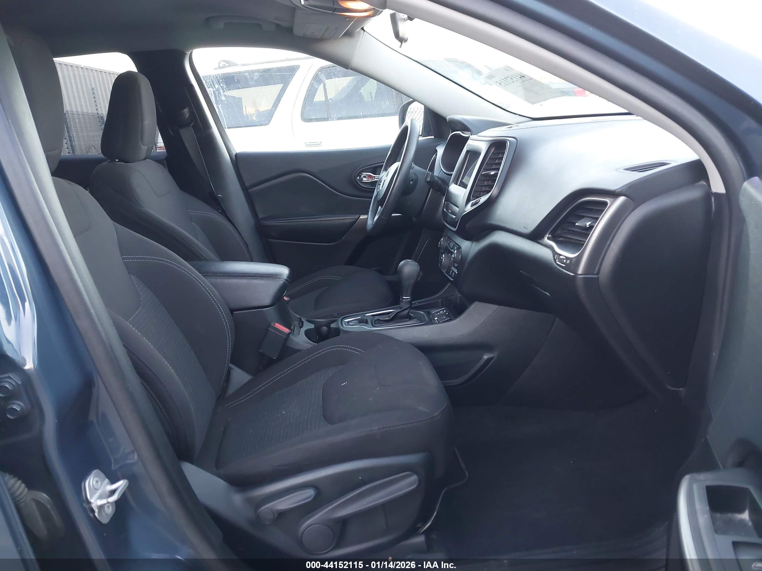 JEEP CHEROKEE image 5