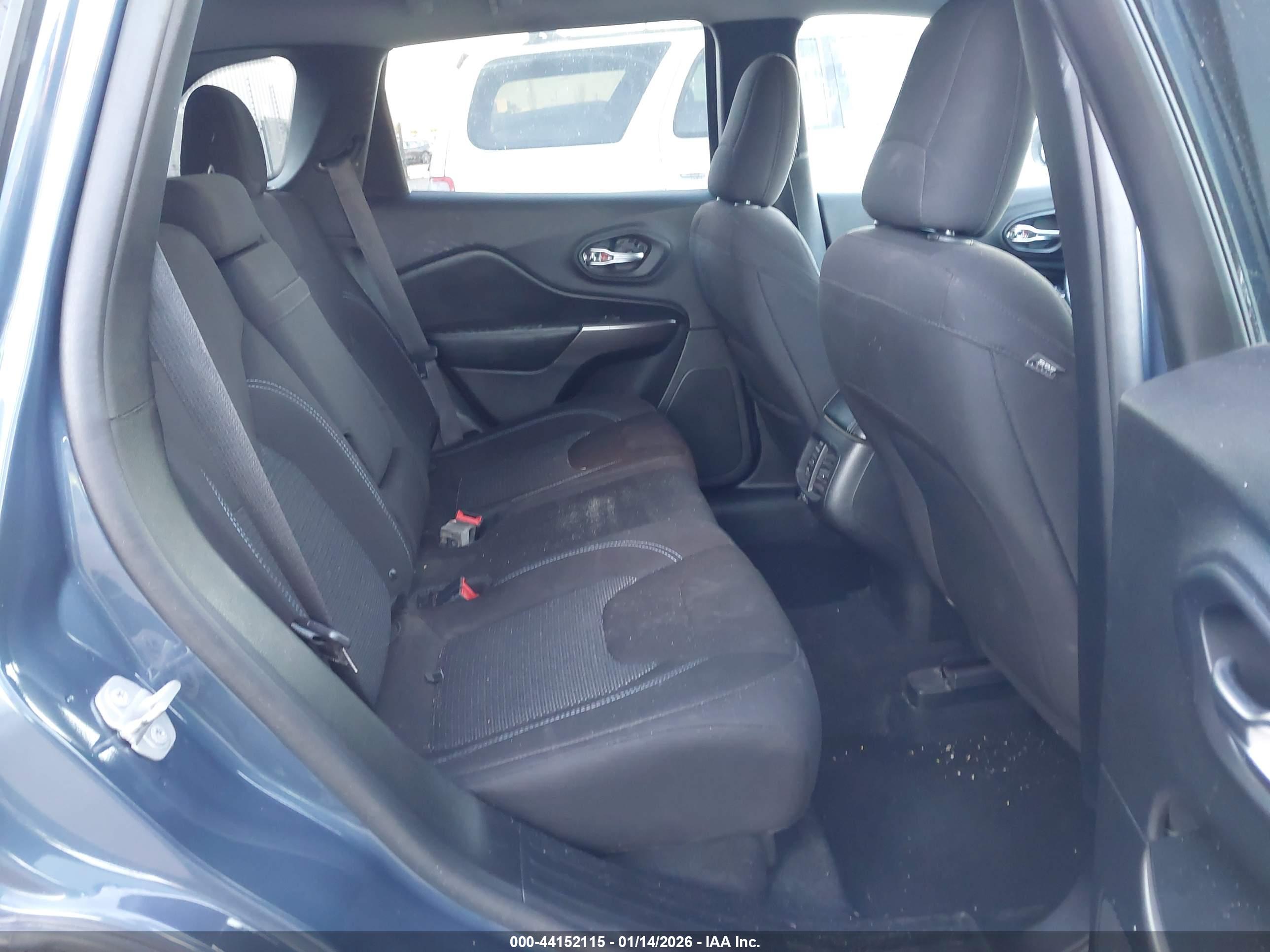 JEEP CHEROKEE image 8