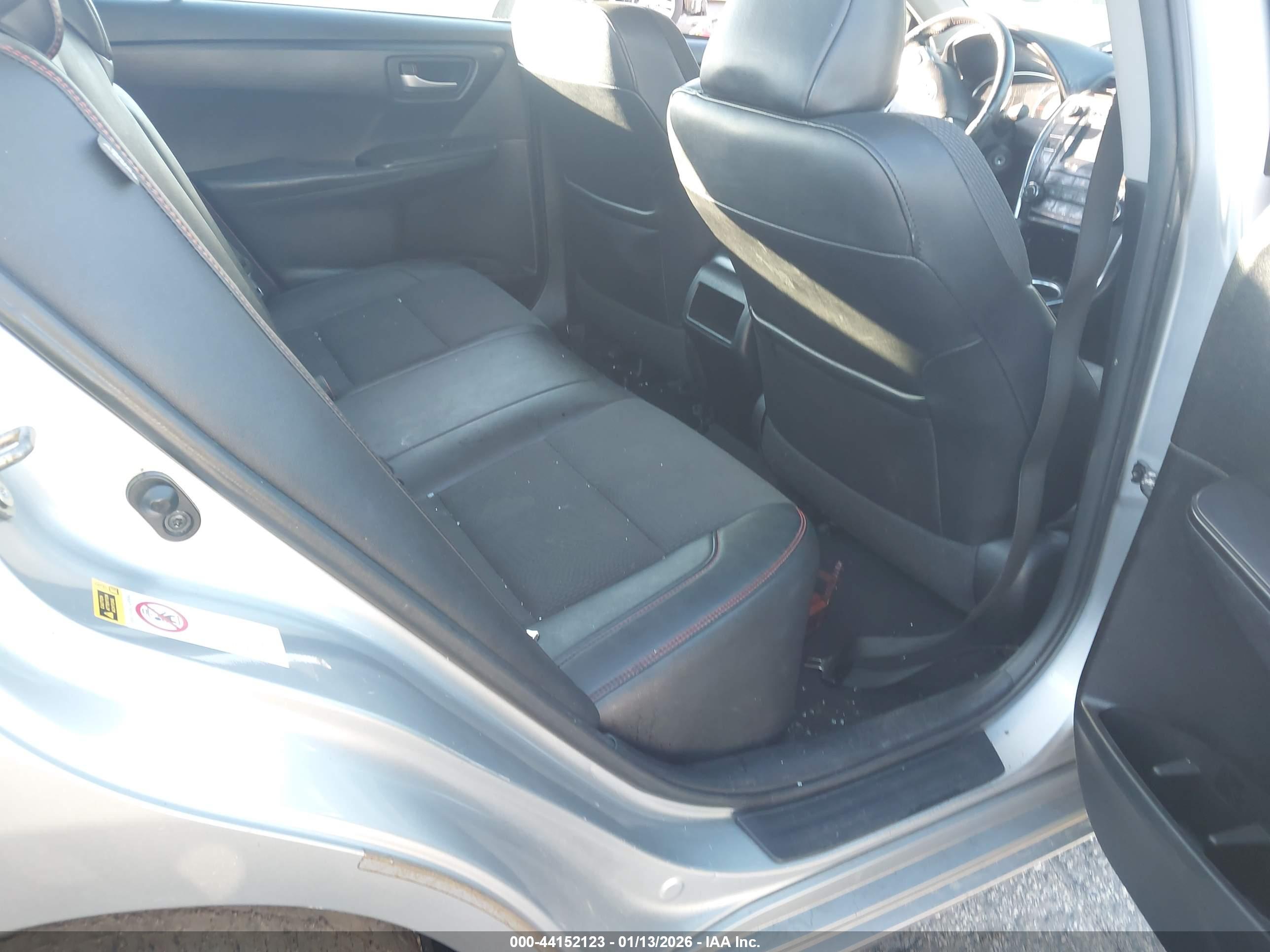 TOYOTA CAMRY image 8