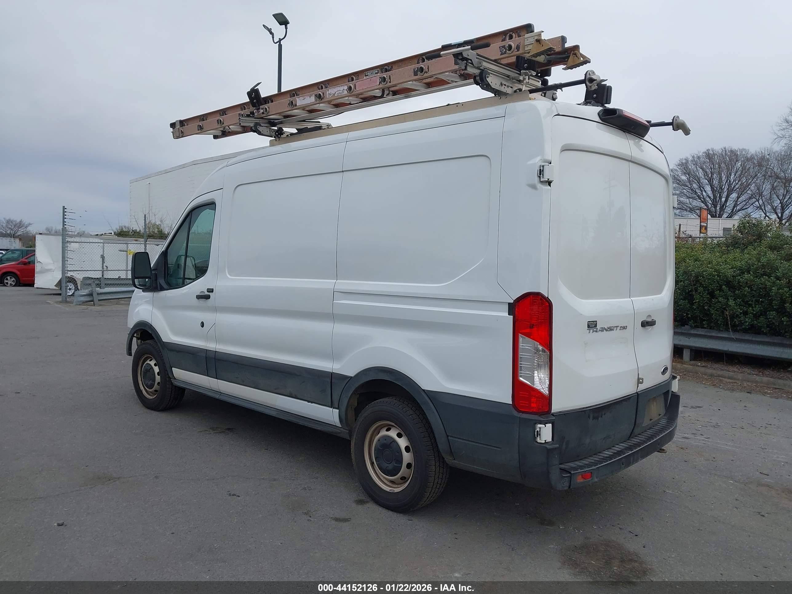 FORD TRANSIT-250 image 3