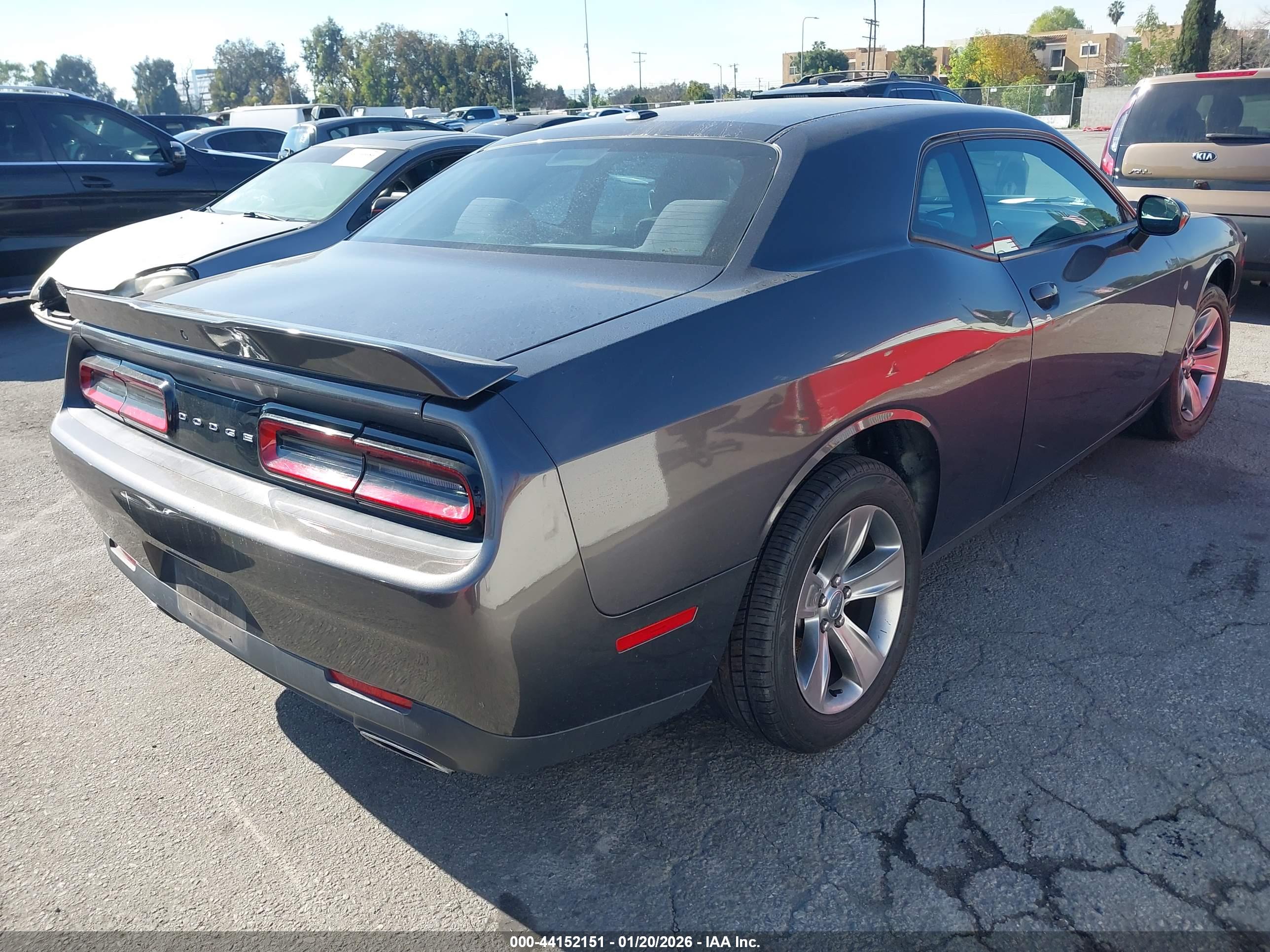 DODGE CHALLENGER image 4