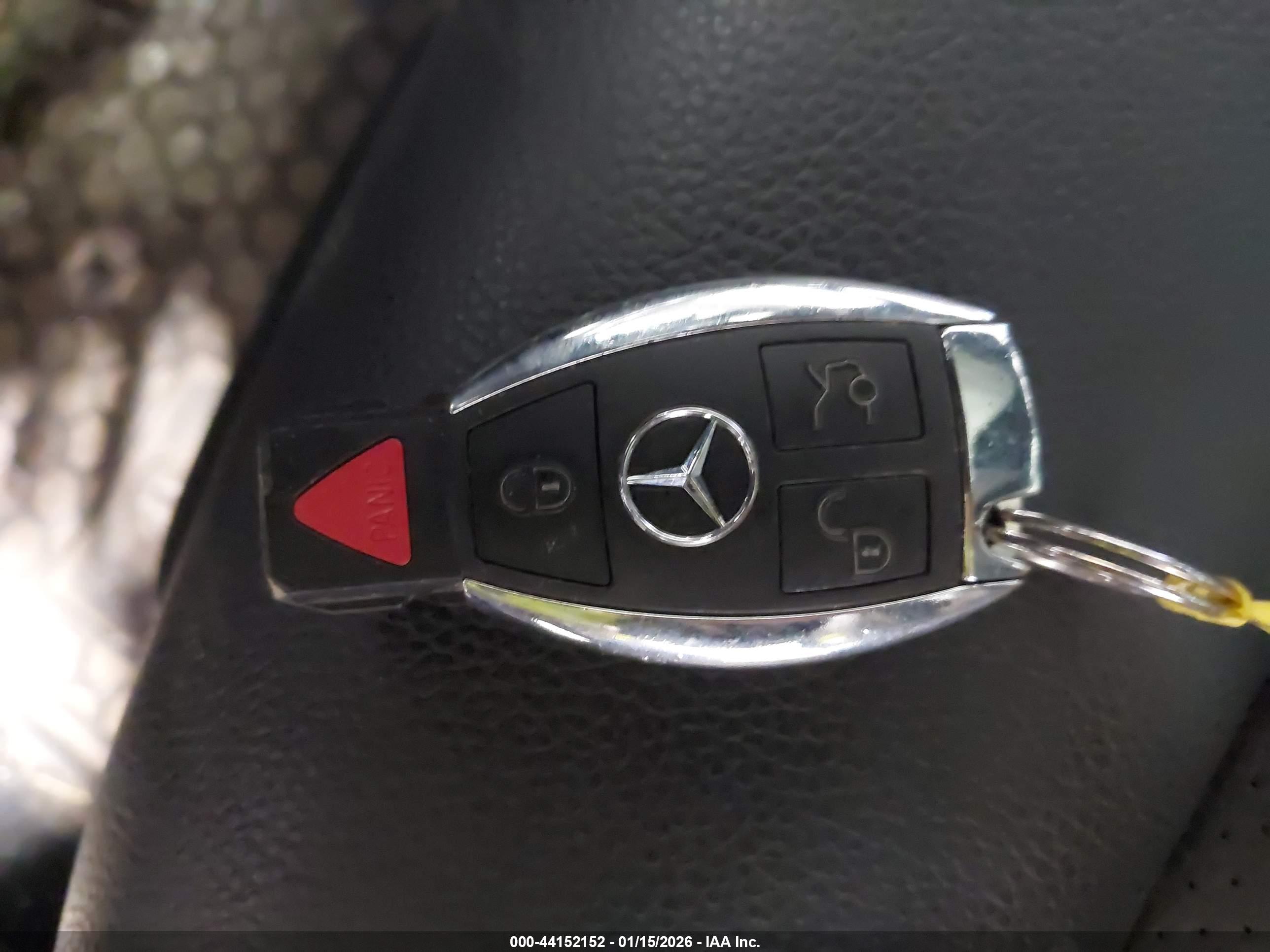 MERCEDES-BENZ E image 11