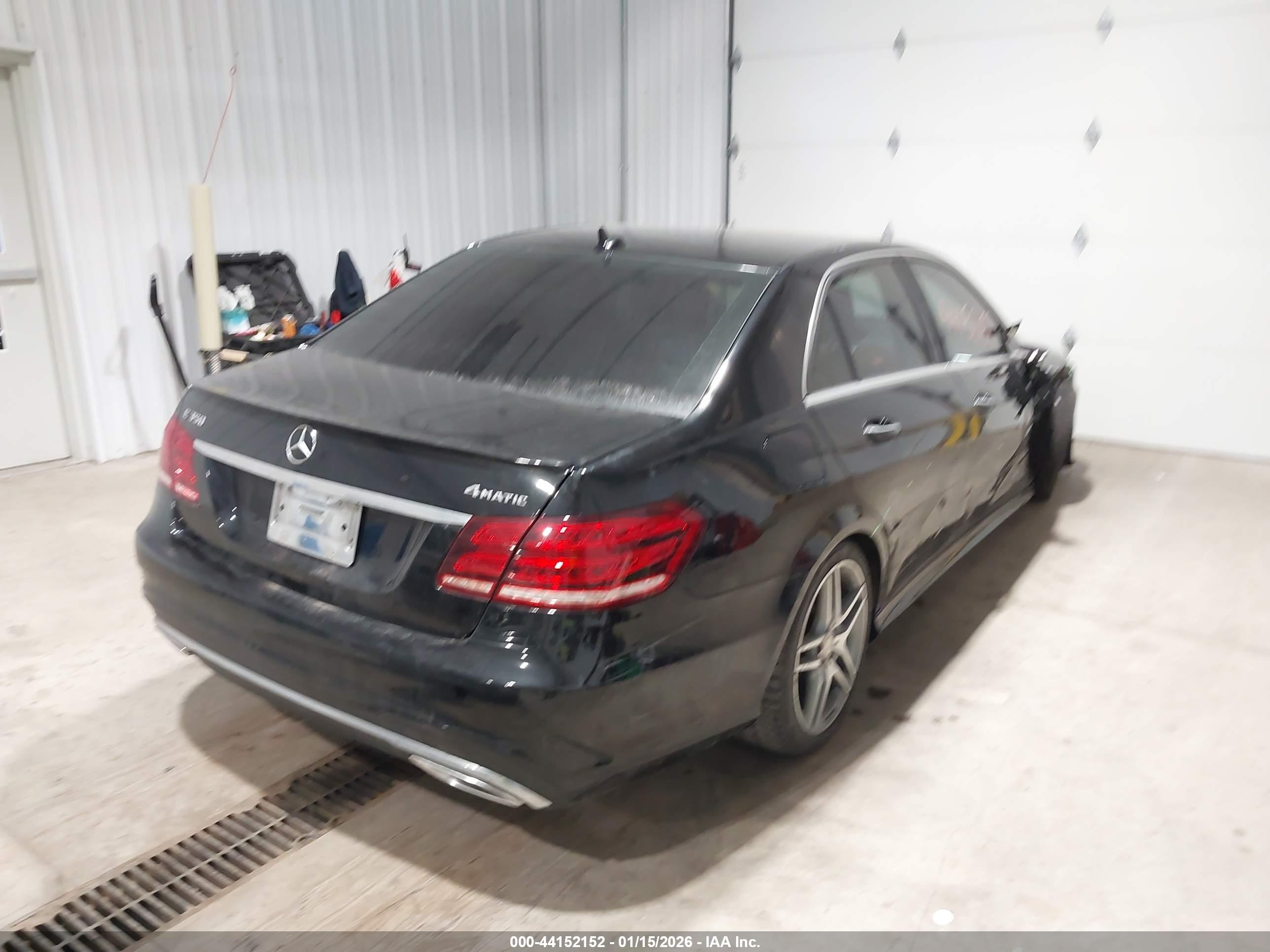 MERCEDES-BENZ E image 4