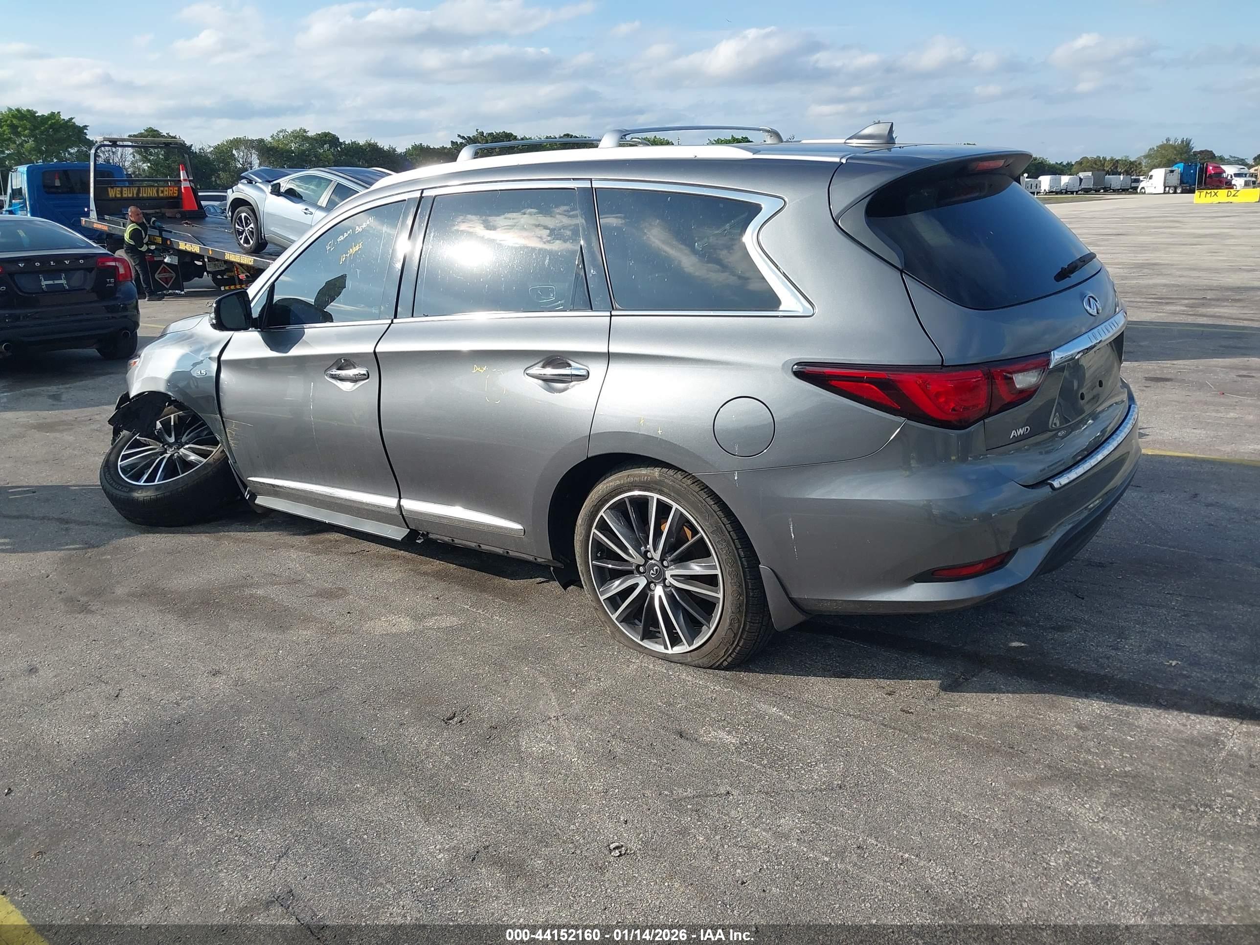 INFINITI QX60 image 3