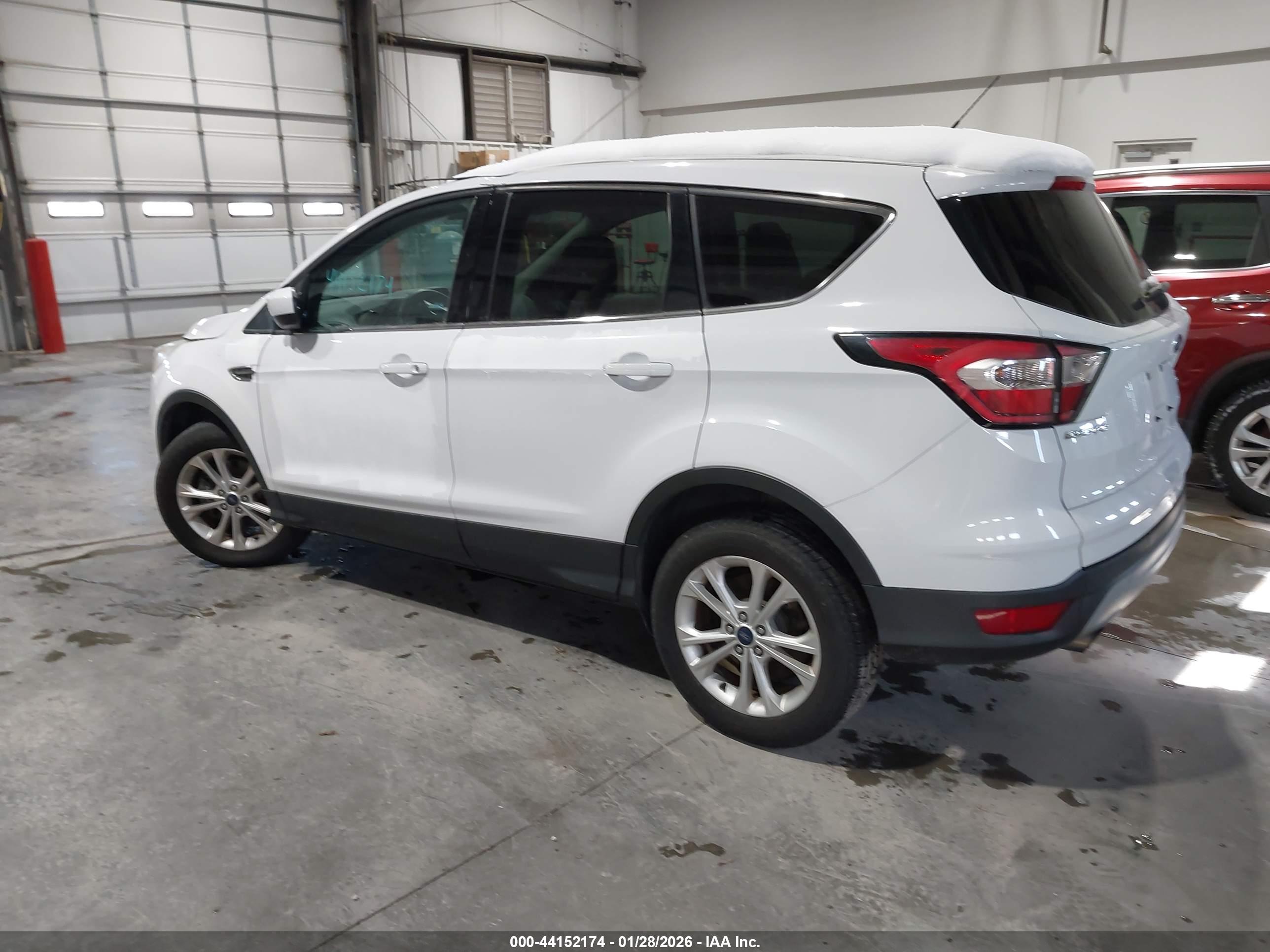 FORD ESCAPE image 3