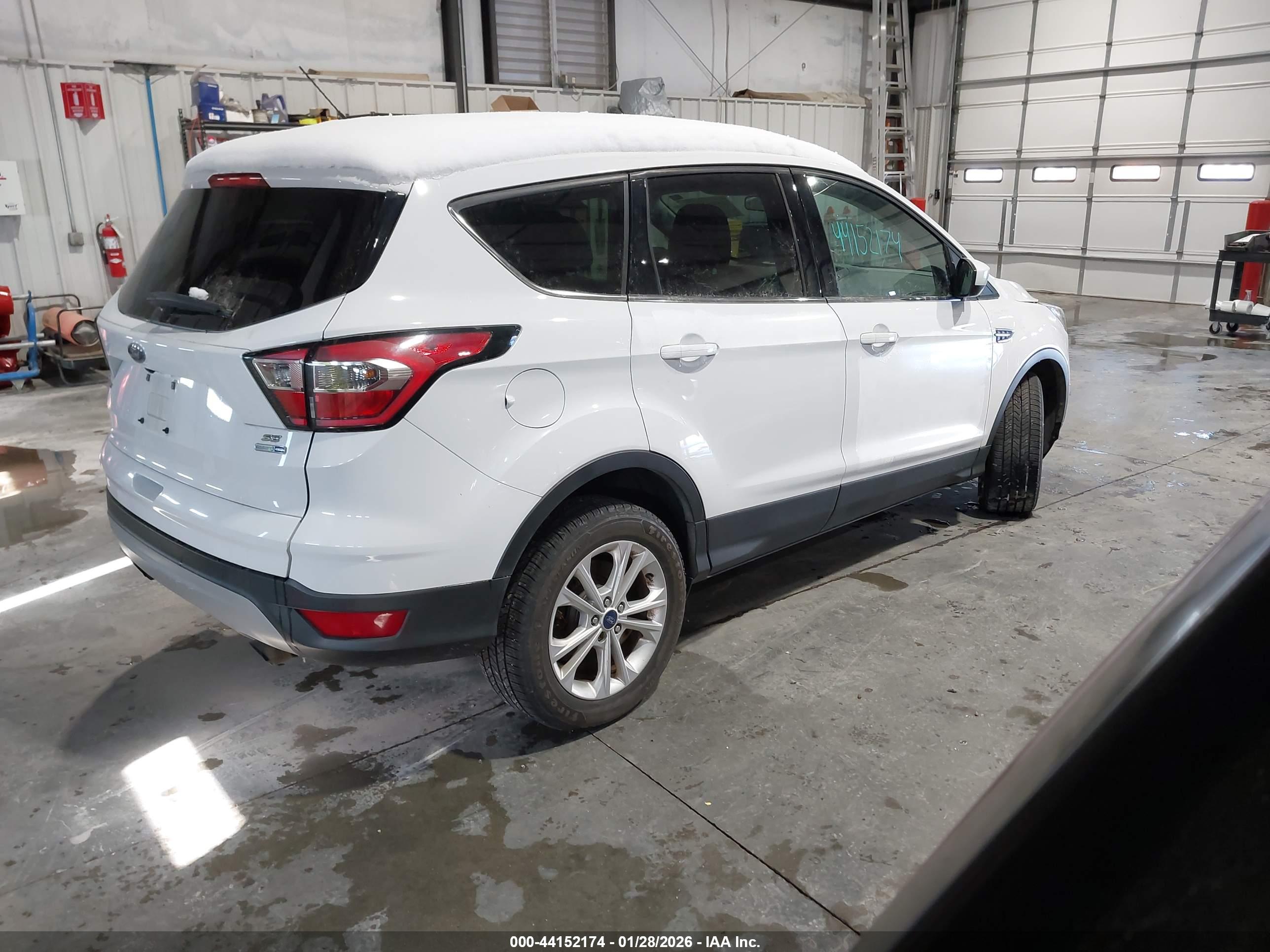FORD ESCAPE image 4